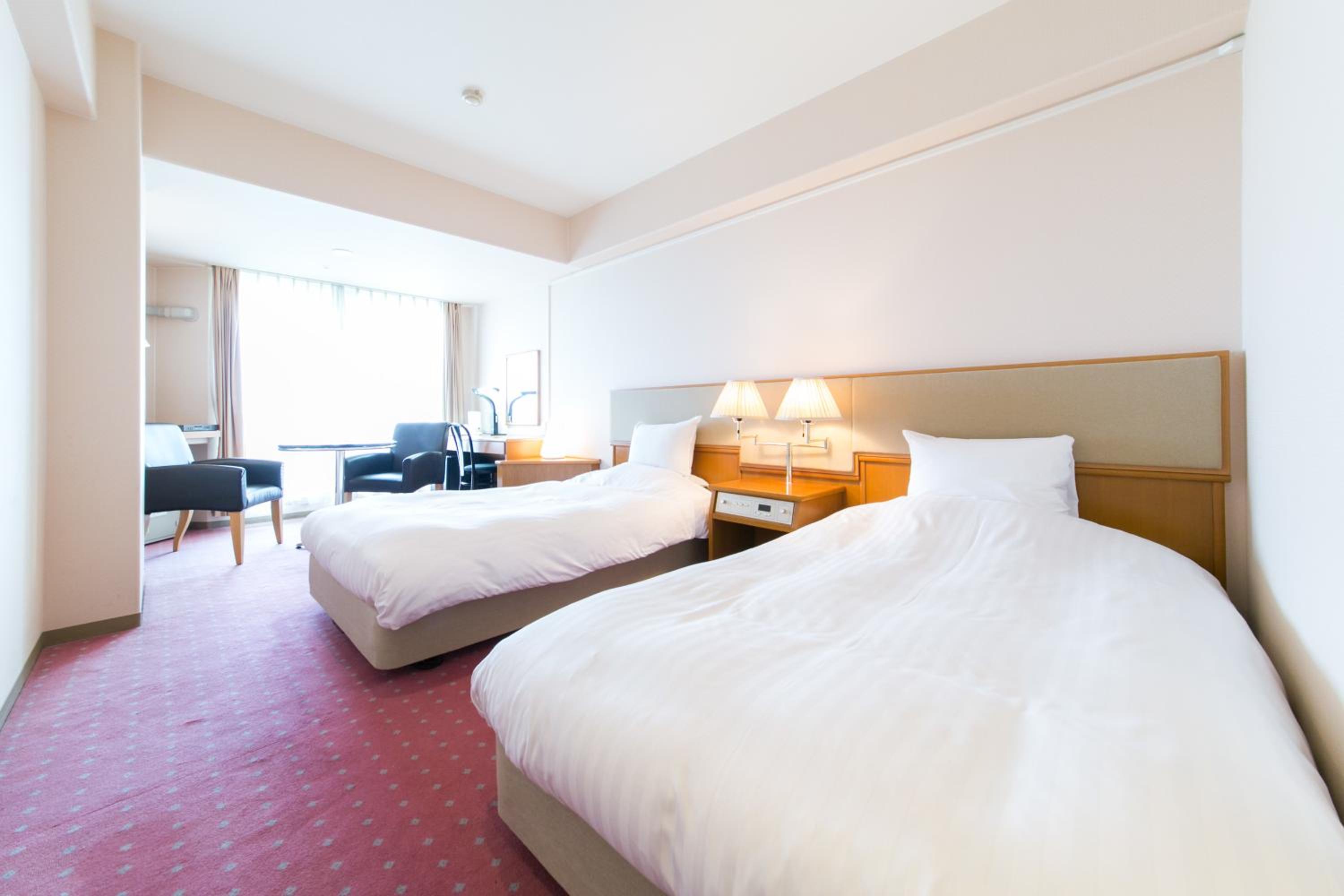 Twin Room - Non-Smoking photo 1
