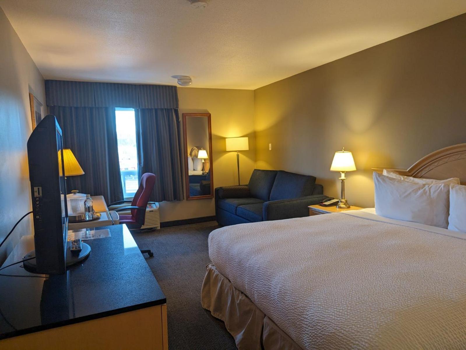 Deluxe King Room - Photo 2