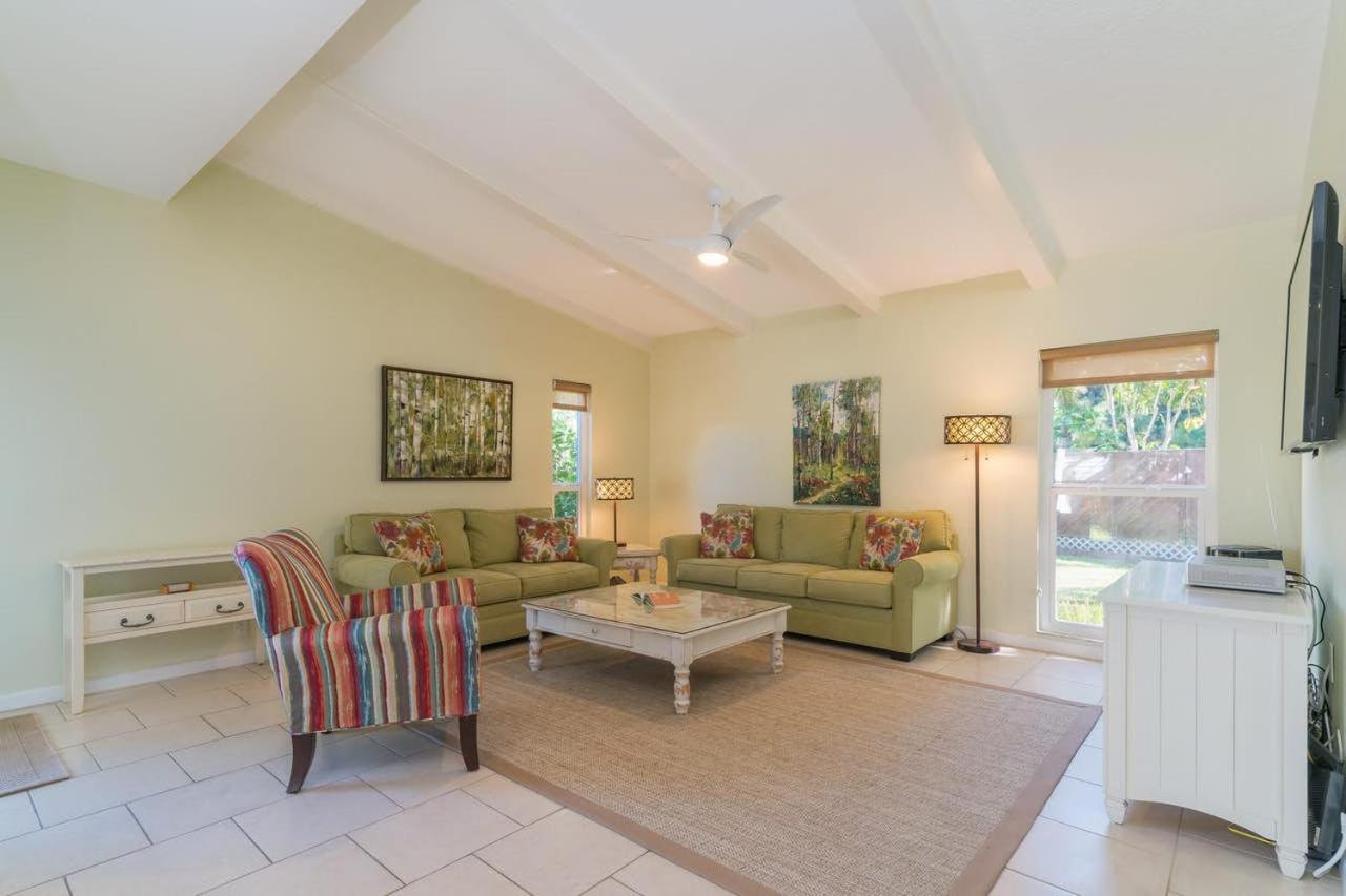Five-Bedroom House photo 1