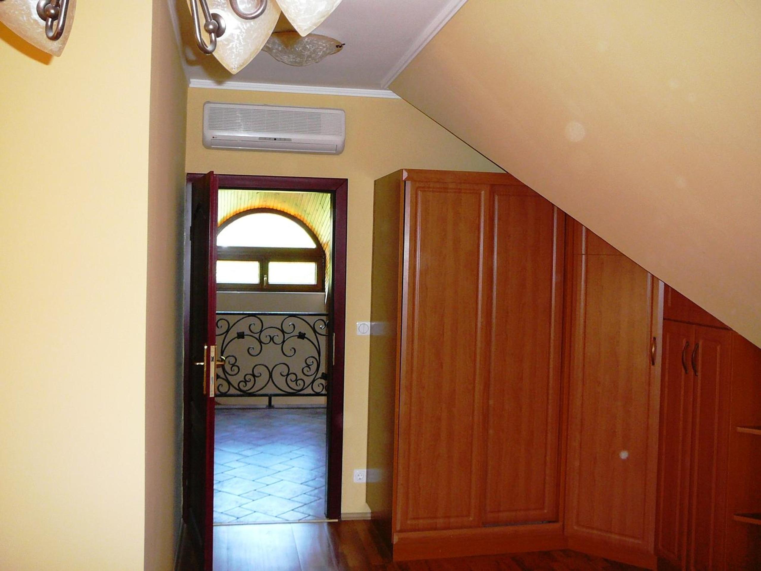 Double Room with Shared Bathroom photo 2