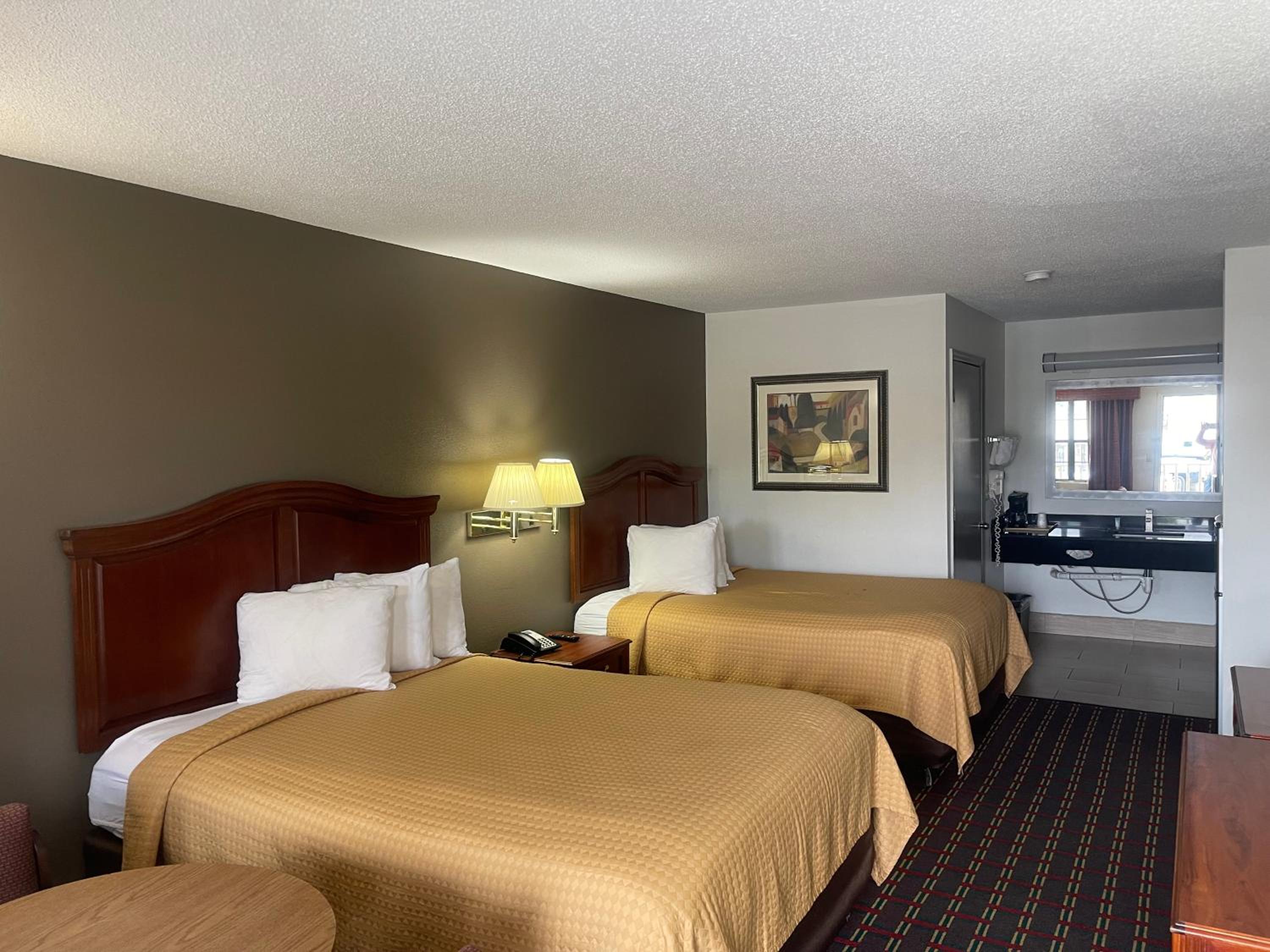 Double Room Two Double Bed - Smoking