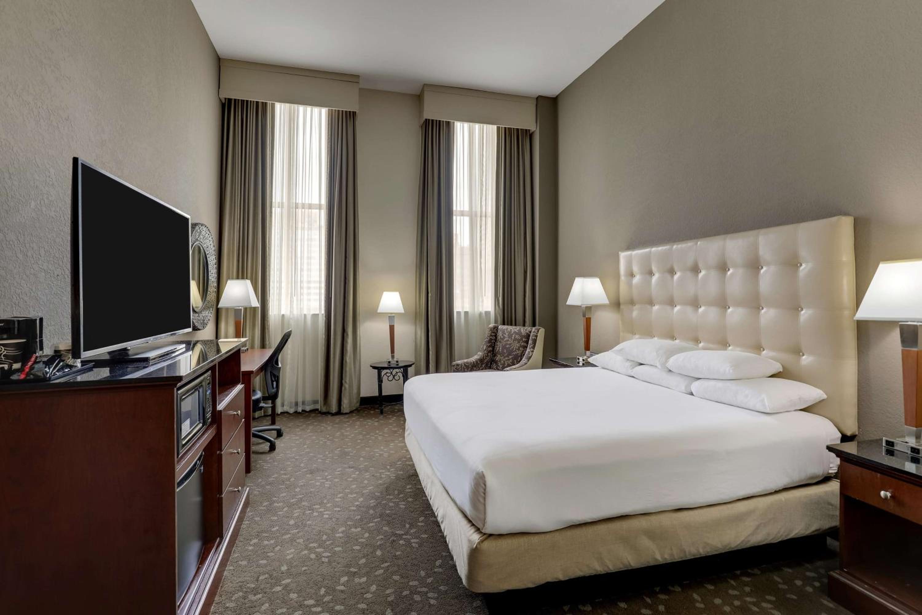 Deluxe King Room - High Floor