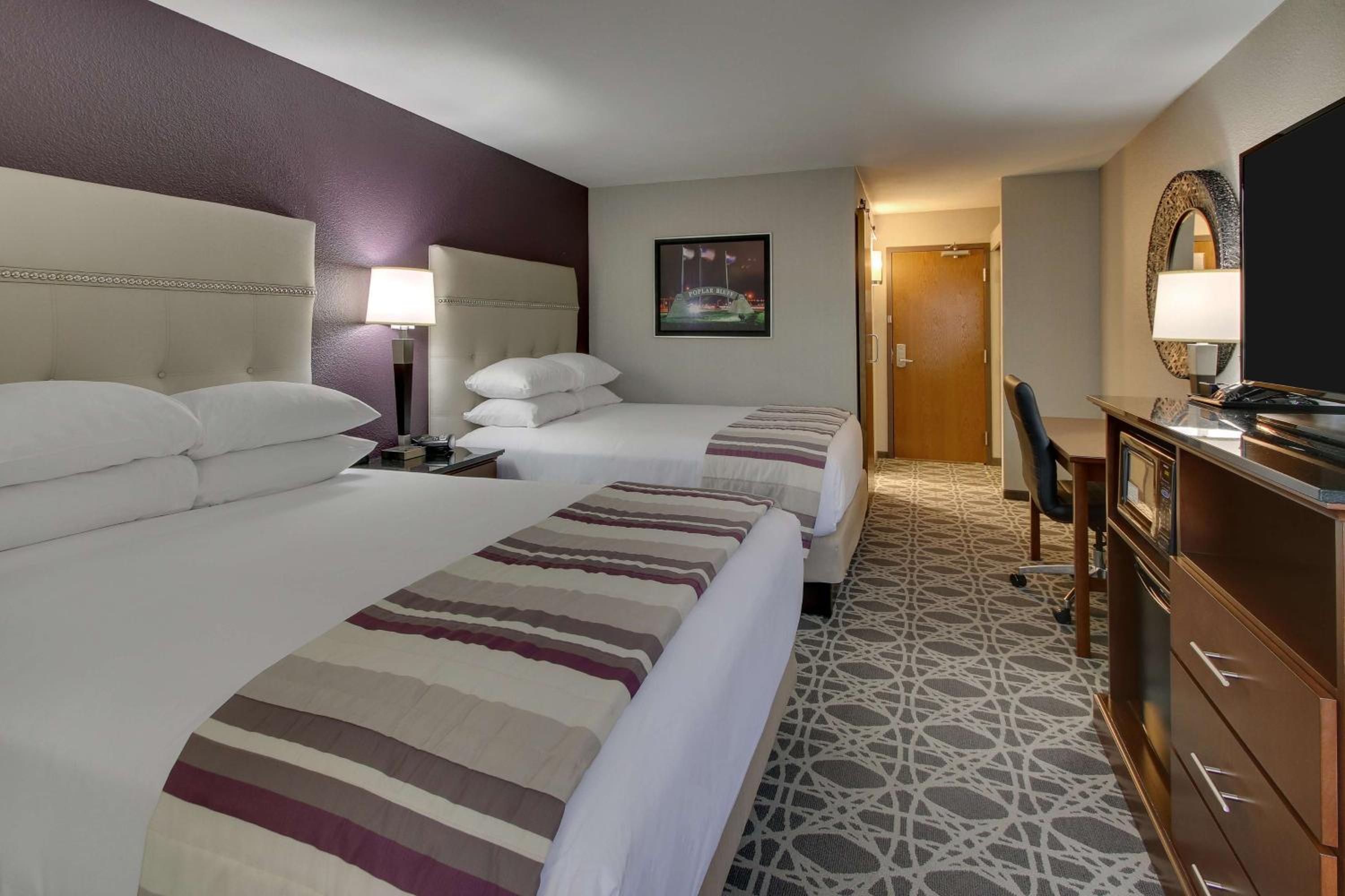 Superior Queen Room with Two Queen Beds photo 2