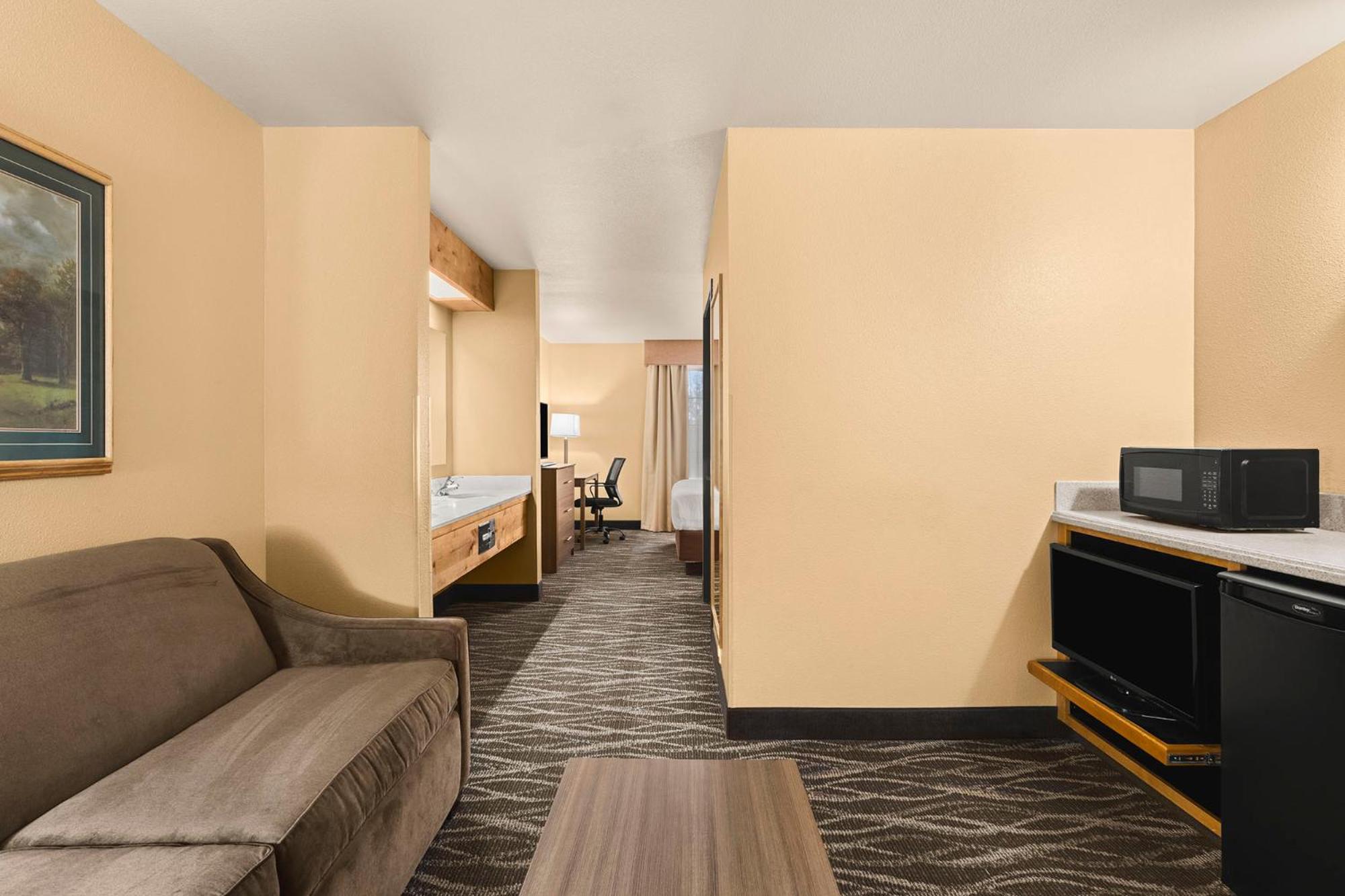King Suite - Photo 2