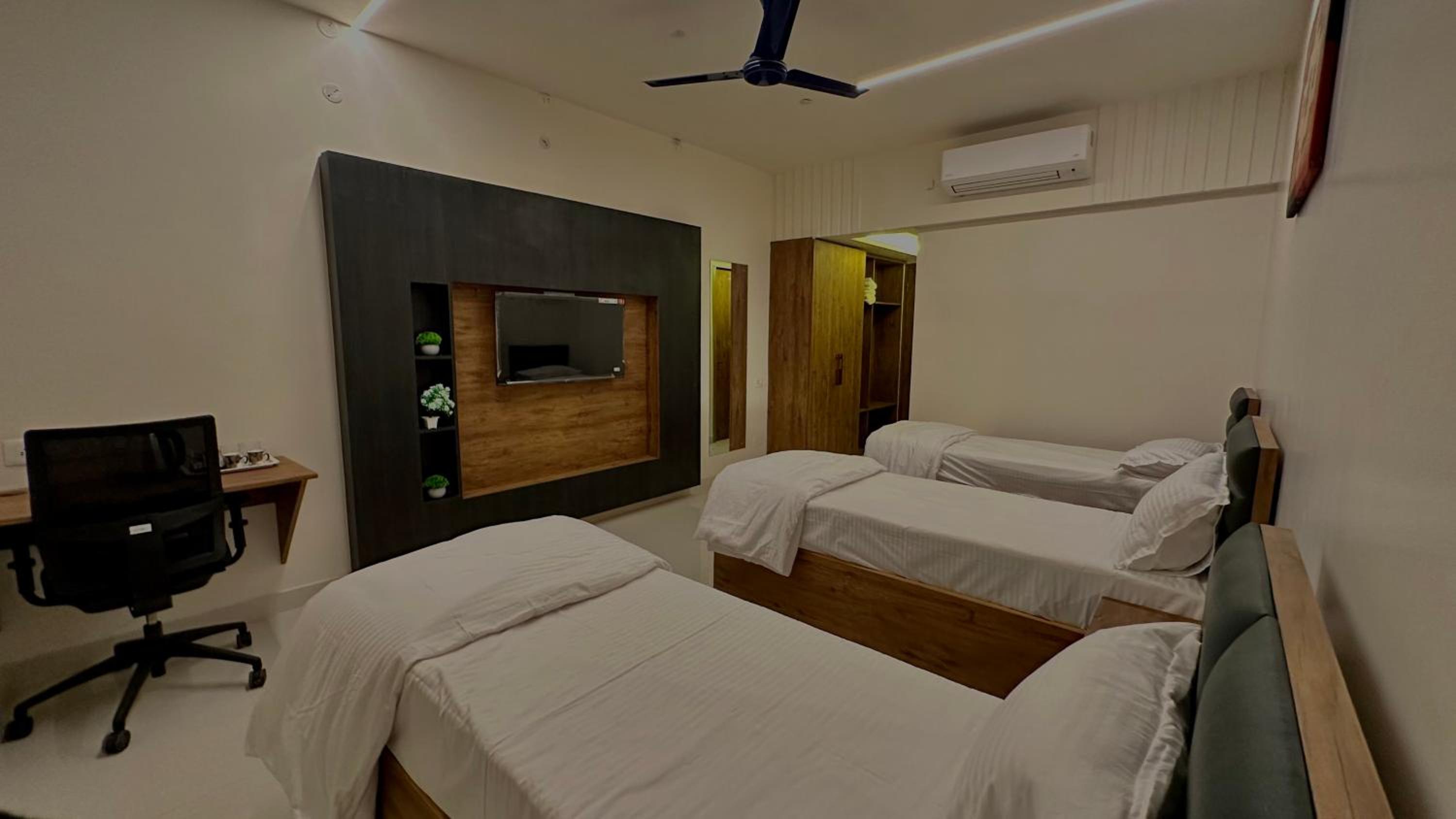 Triple Room - Photo 13