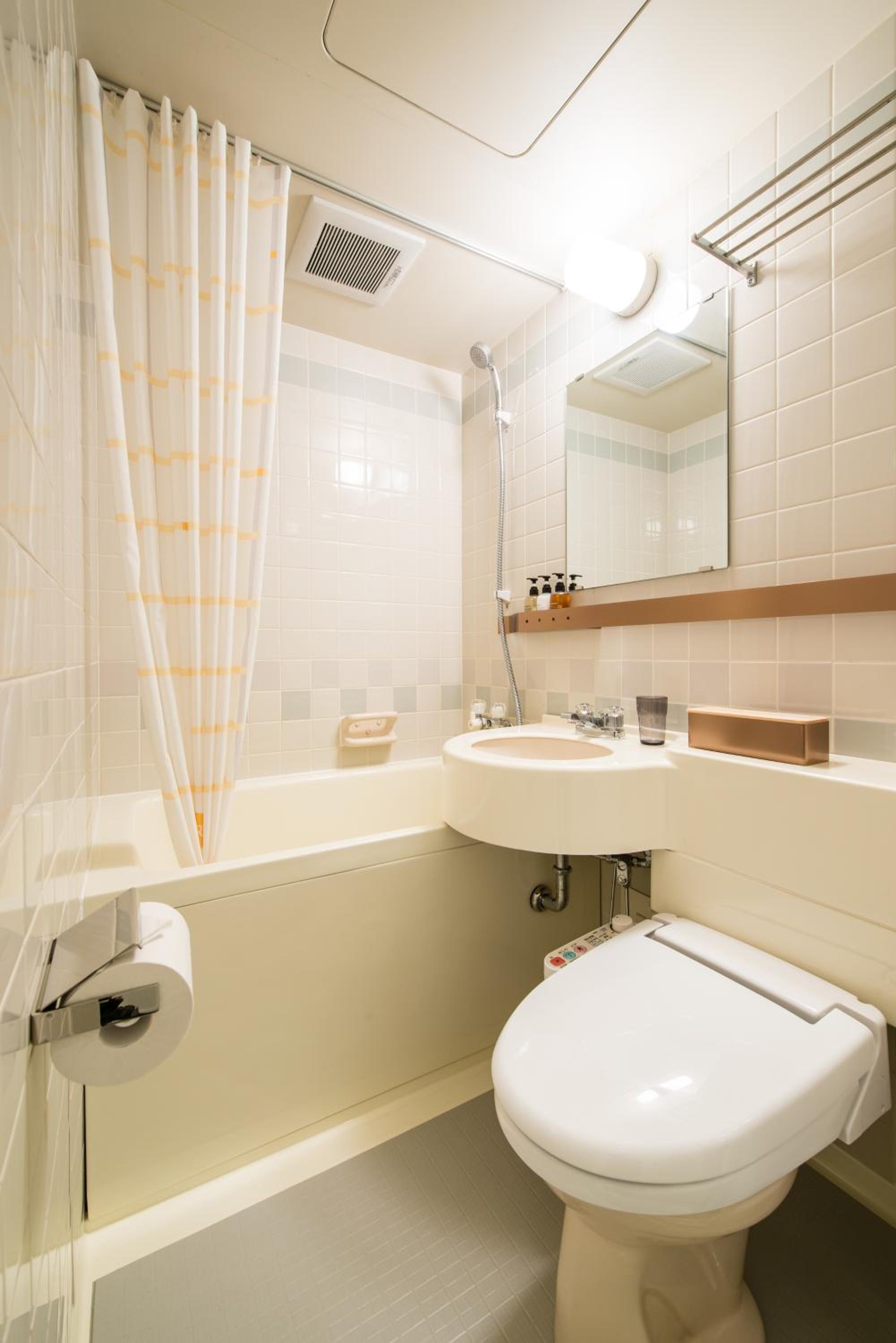 Petit Double Room - Non-smoking ( Under Renovation,Noise Possible ) - Photo 4