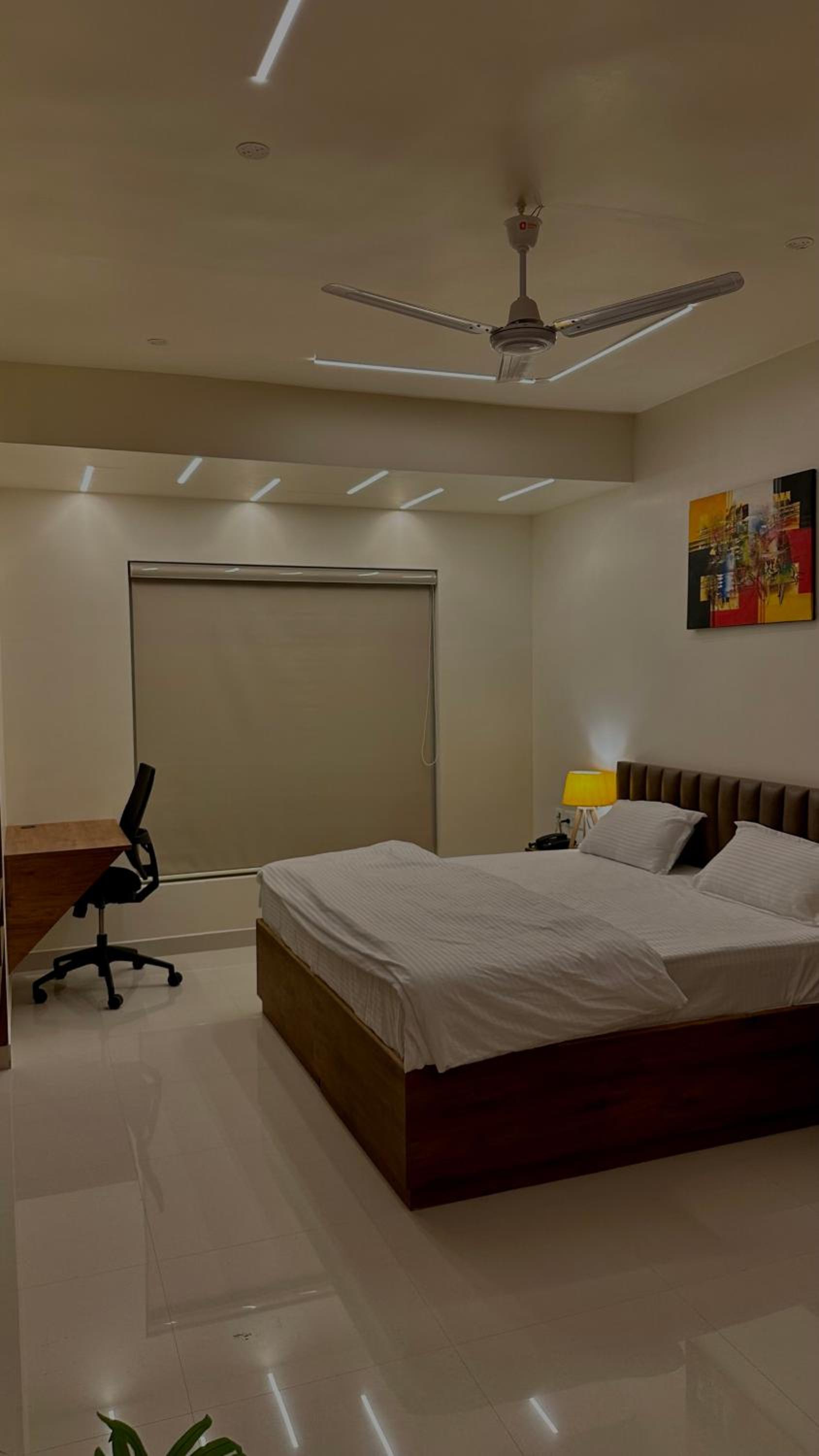 Deluxe Double Room (2 Adults + 1 Child) - Photo 12