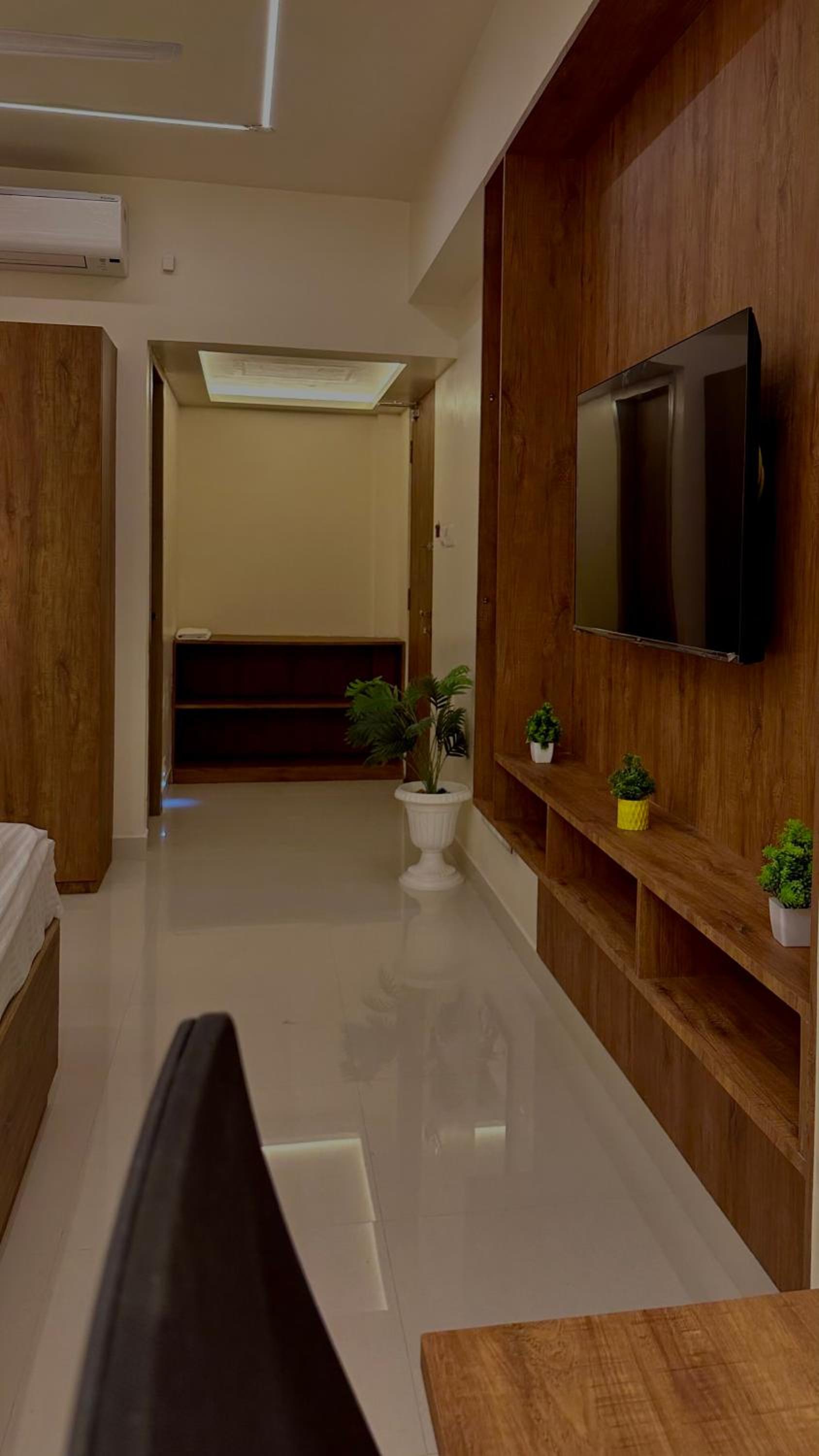 Deluxe Double Room (2 Adults + 1 Child) - Photo 15