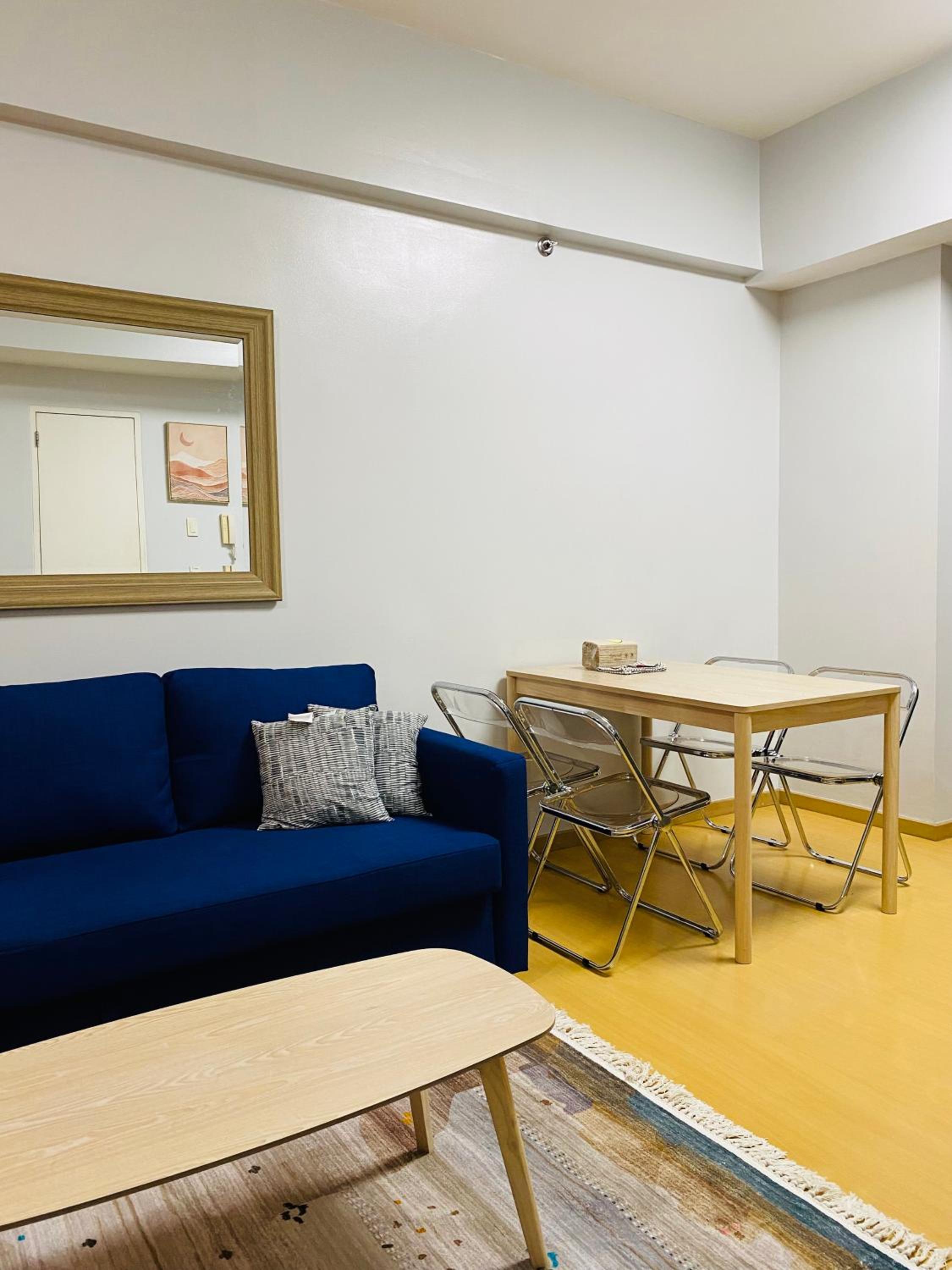 One-Bedroom Apartment - Photo 3