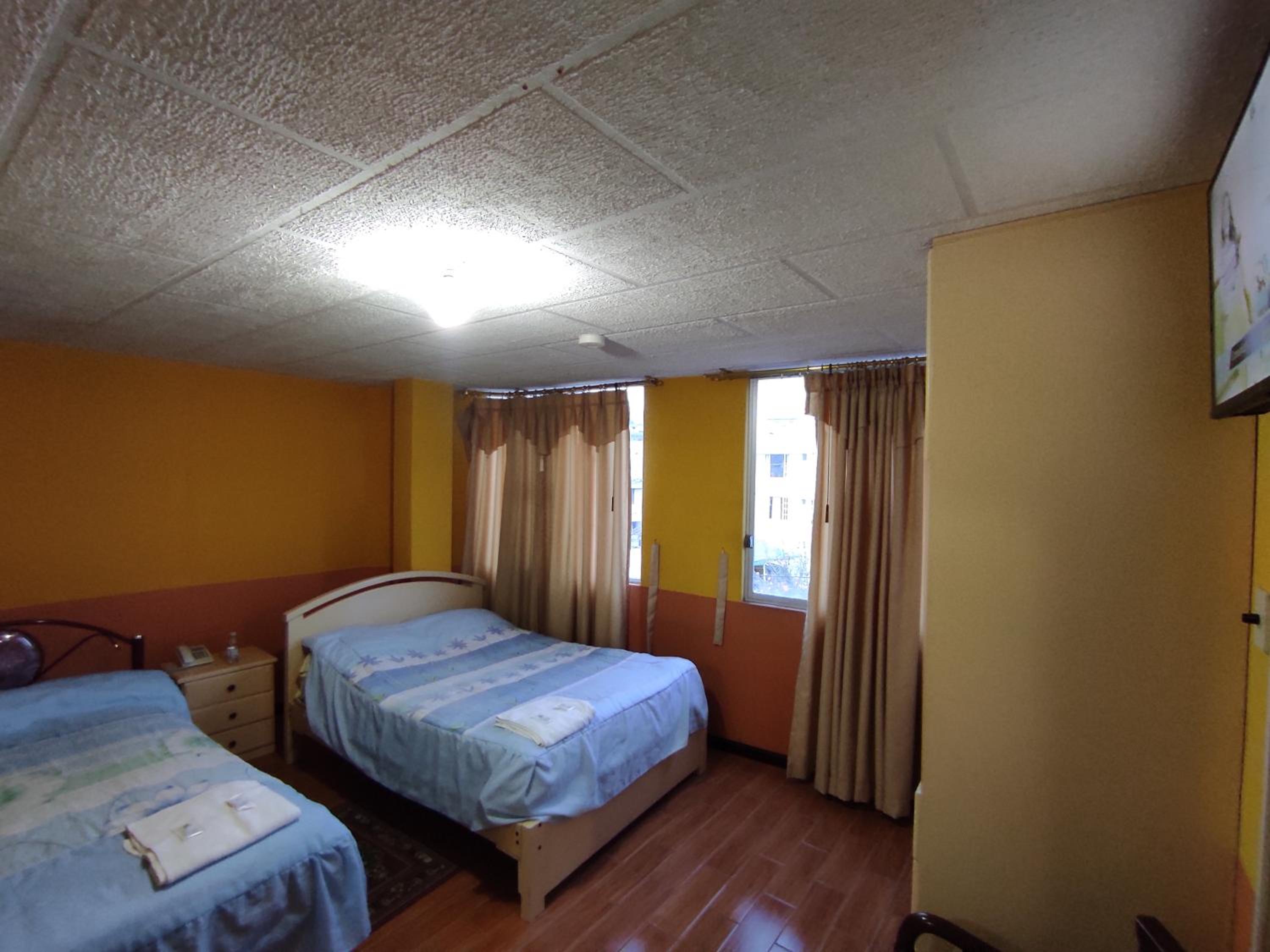 Twin Room with Private Bathroom photo 2