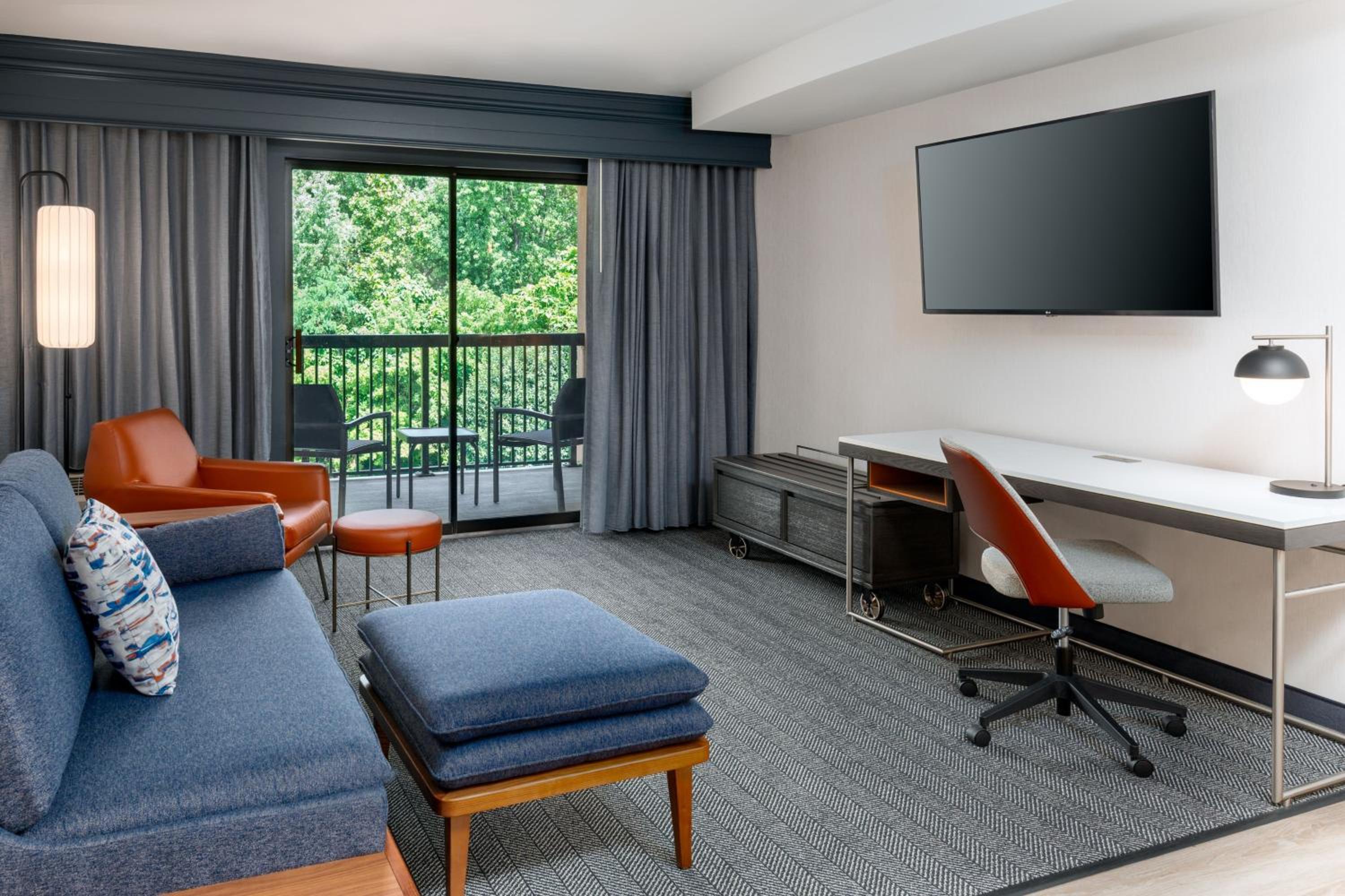 One-Bedroom Suite with Balcony