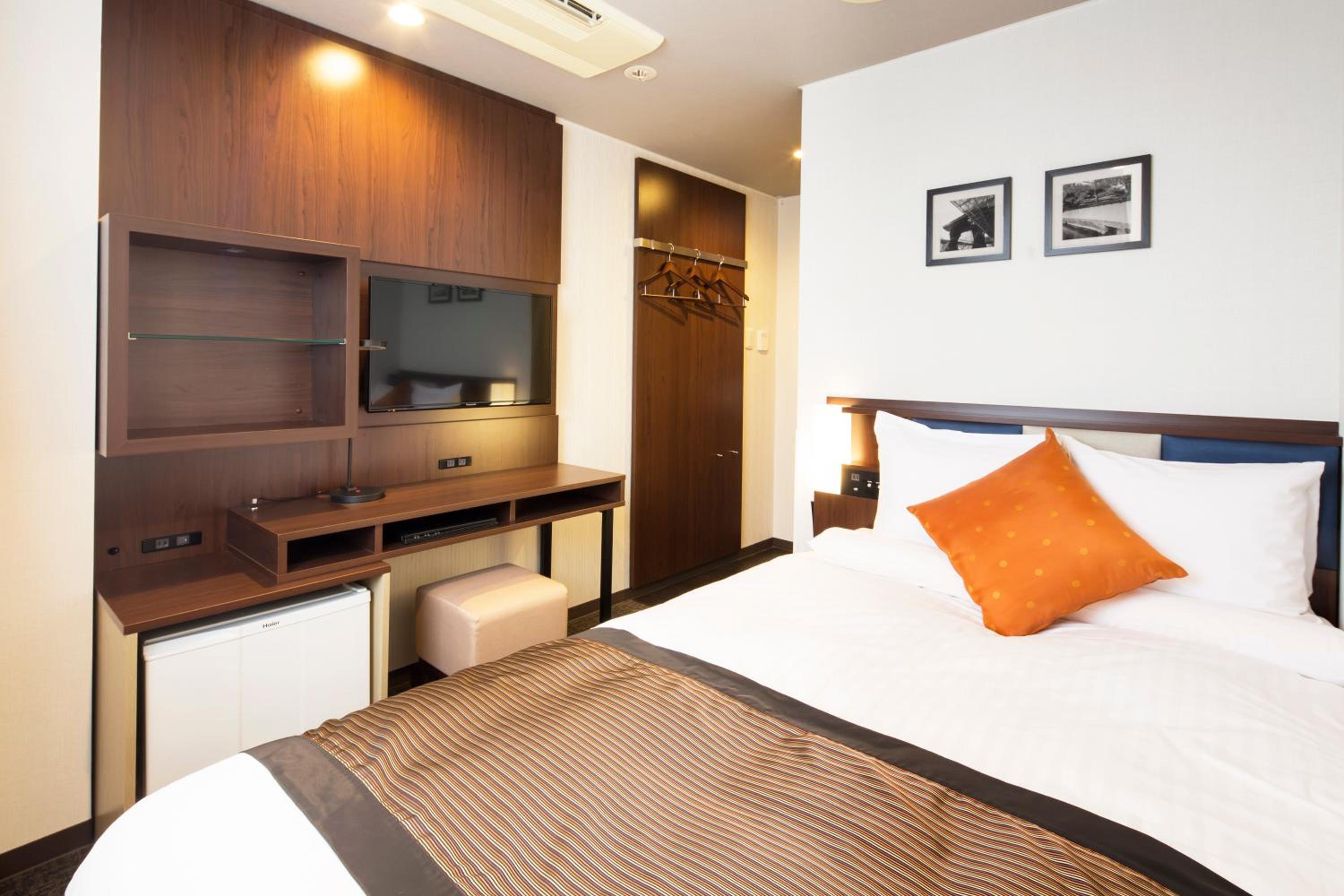 Standard Double Room with Small Double Bed - Non-Smoking - Photo 1