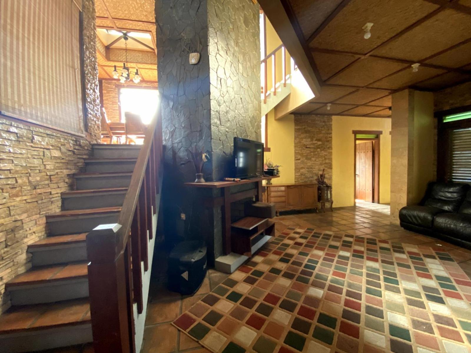 Villa photo 1