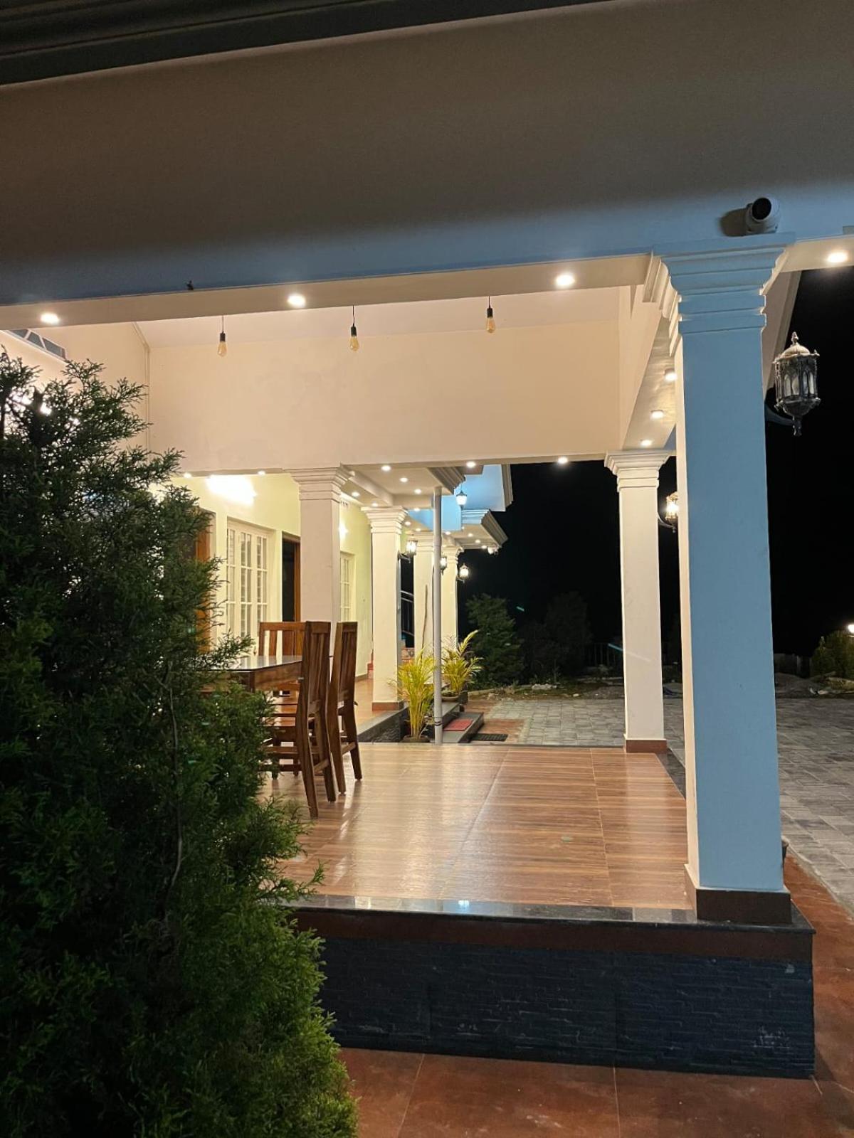 Three-Bedroom Villa photo 3