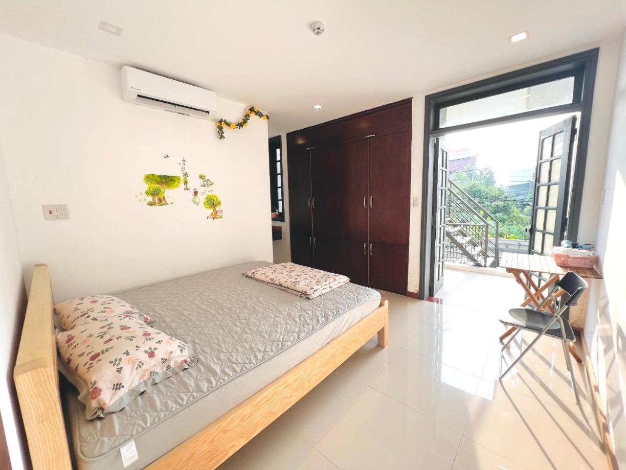 Queen Room with Garden View