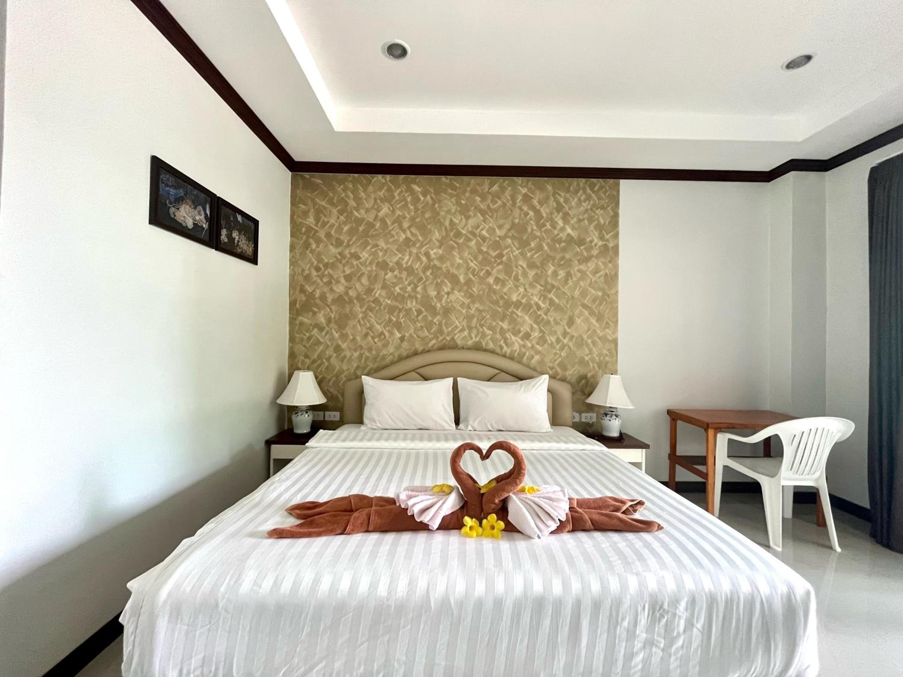 Queen Room with Balcony photo 1