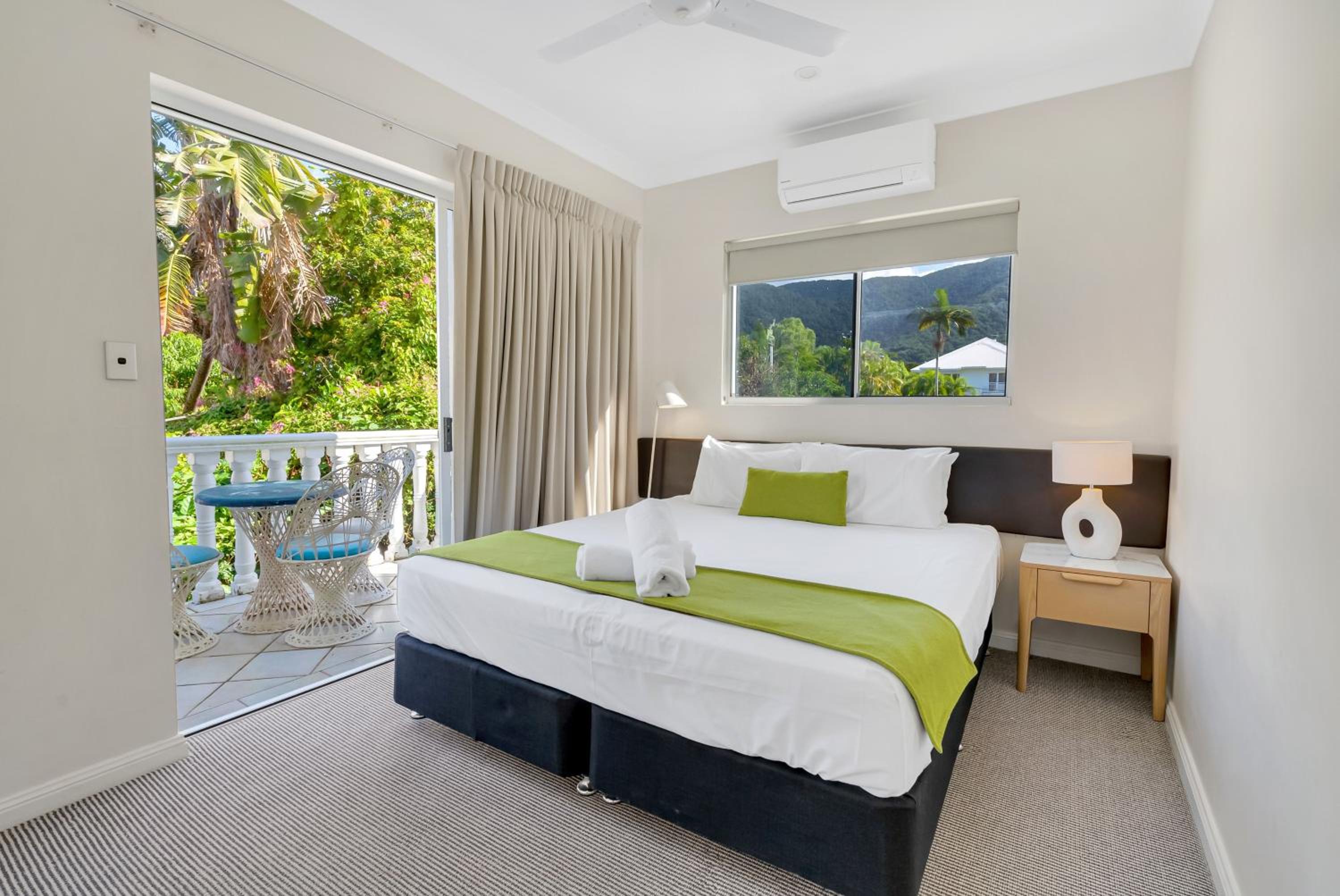 One-Bedroom Apartment with Mountain View - No Pets photo 3