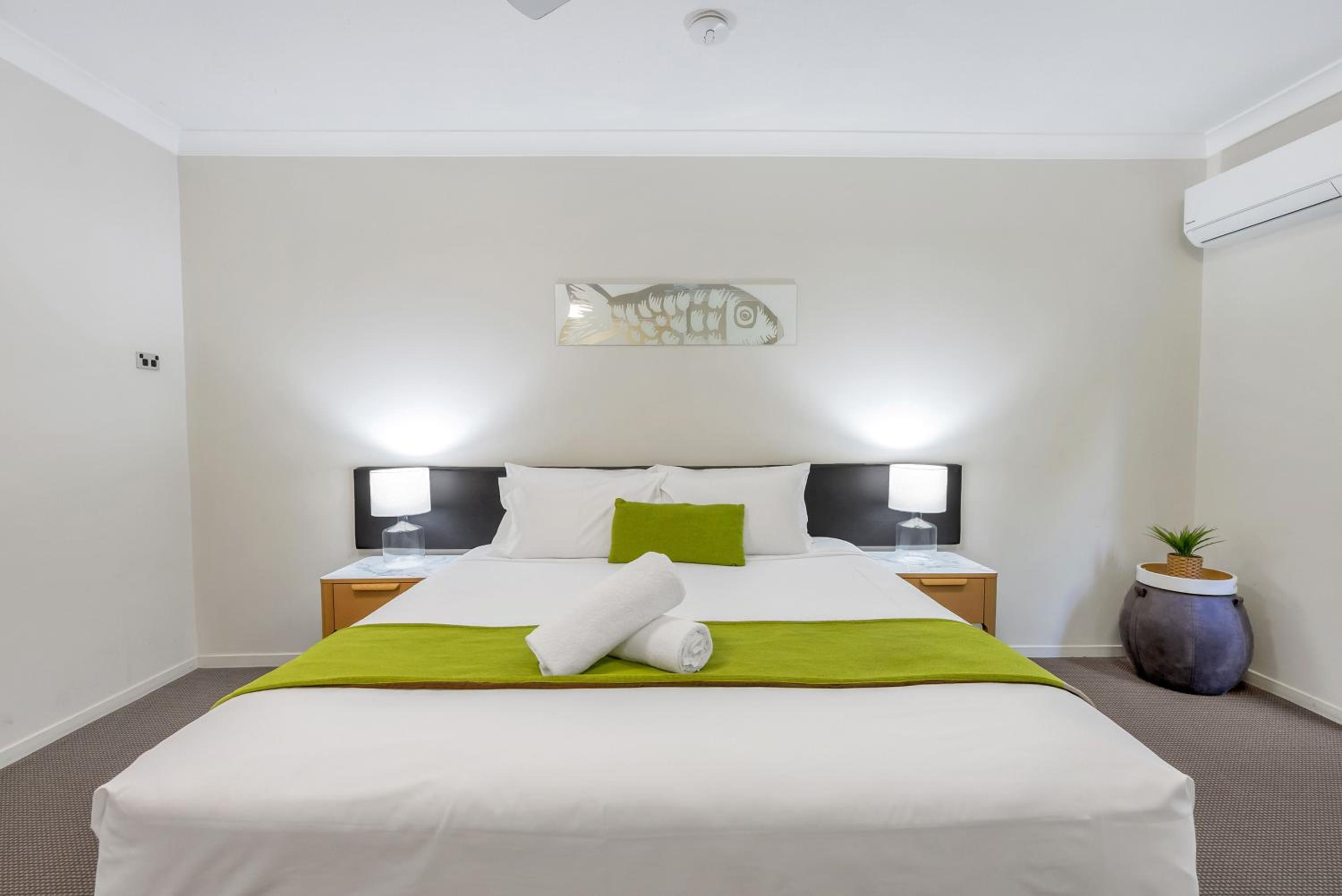 Standard  Room - No Pets - Photo 5