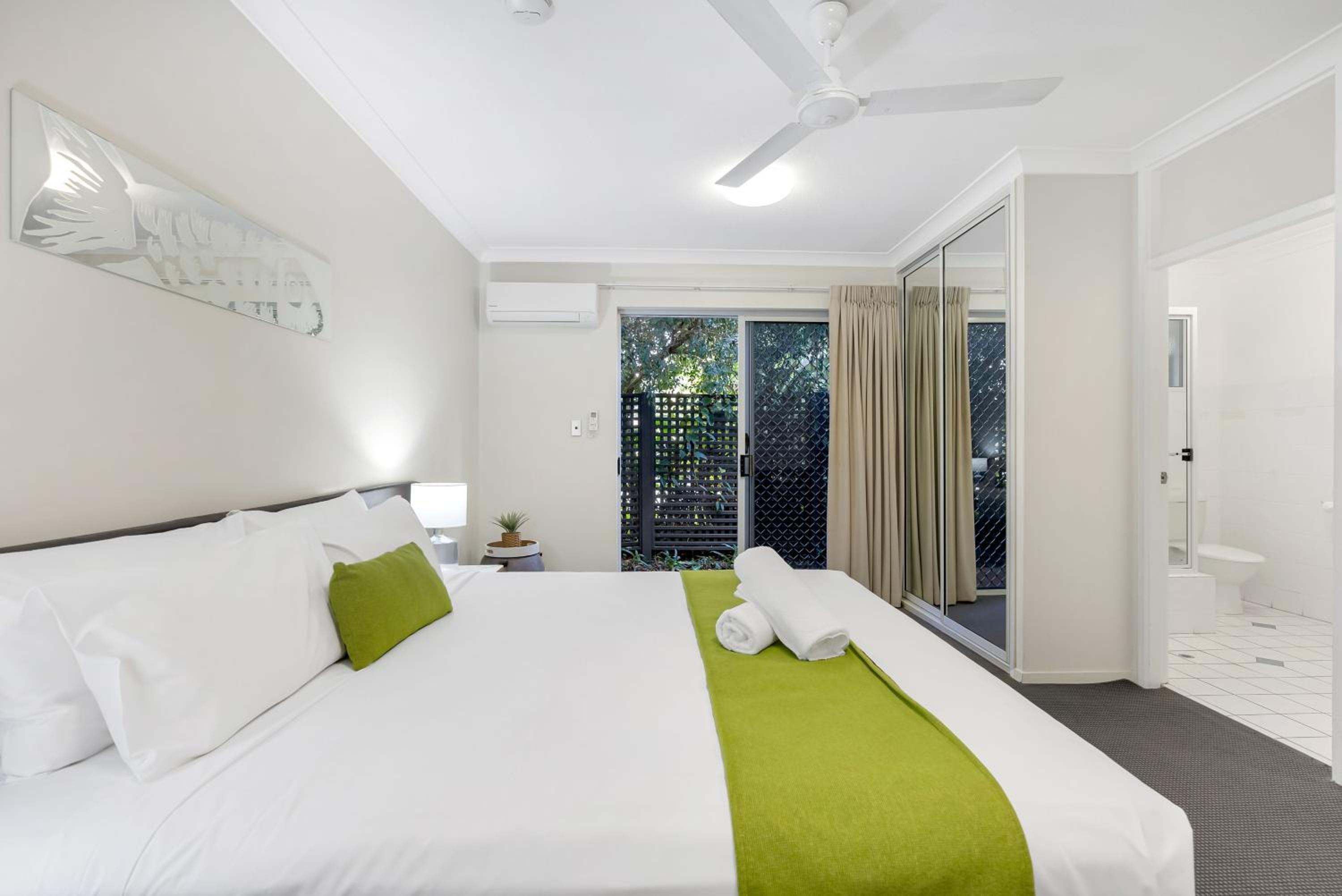 Standard  Room - No Pets - Photo 6