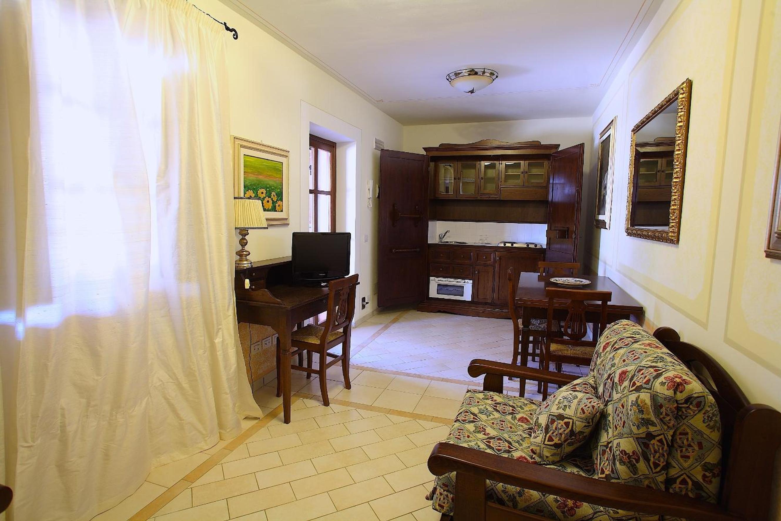 One-Bedroom Apartment photo 2