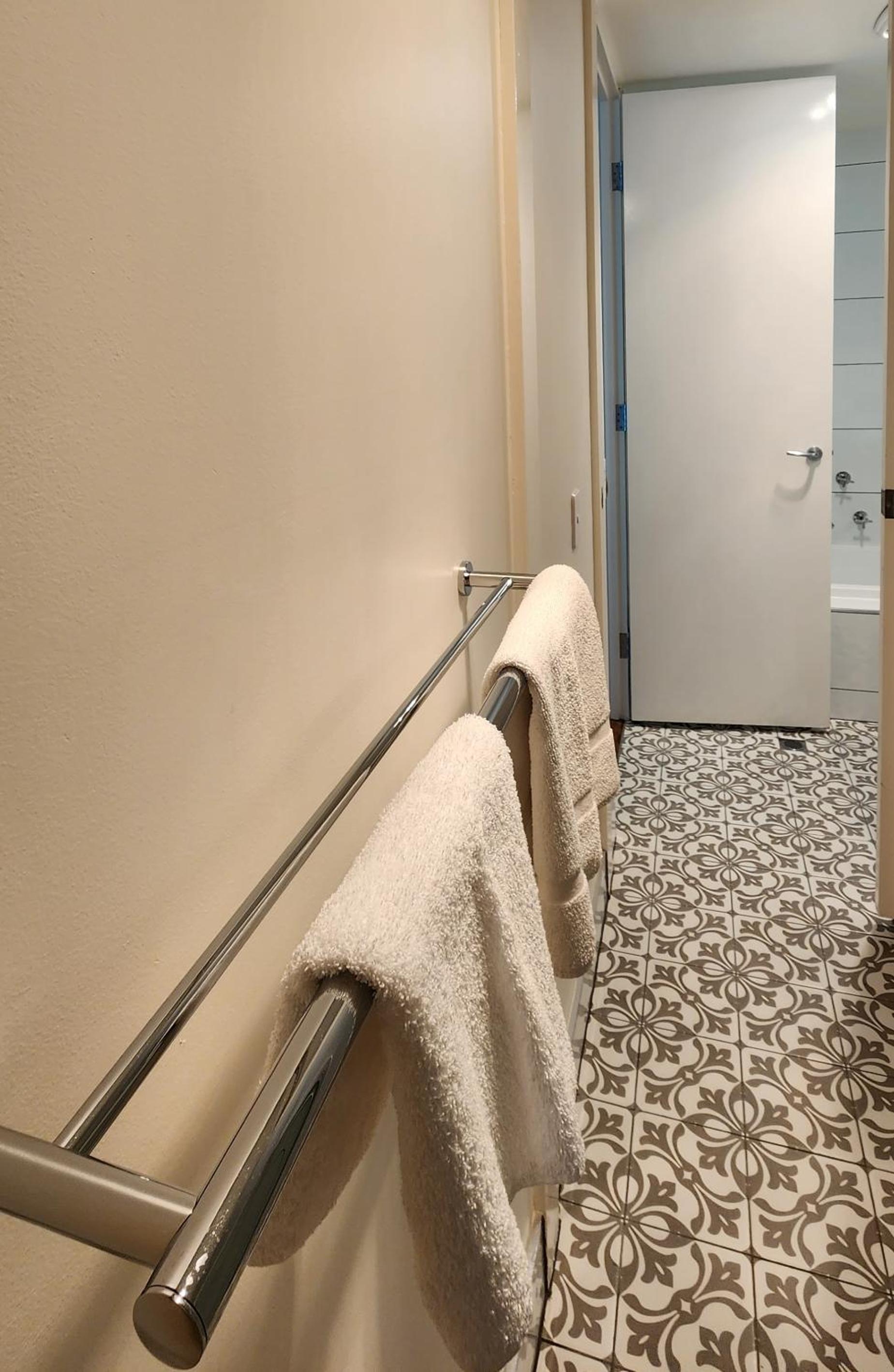 Deluxe Two-Bedroom Apartment - Photo 12