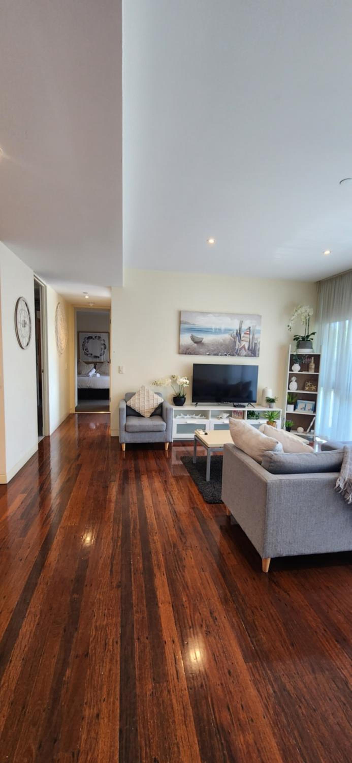 Deluxe Two-Bedroom Apartment - Photo 4