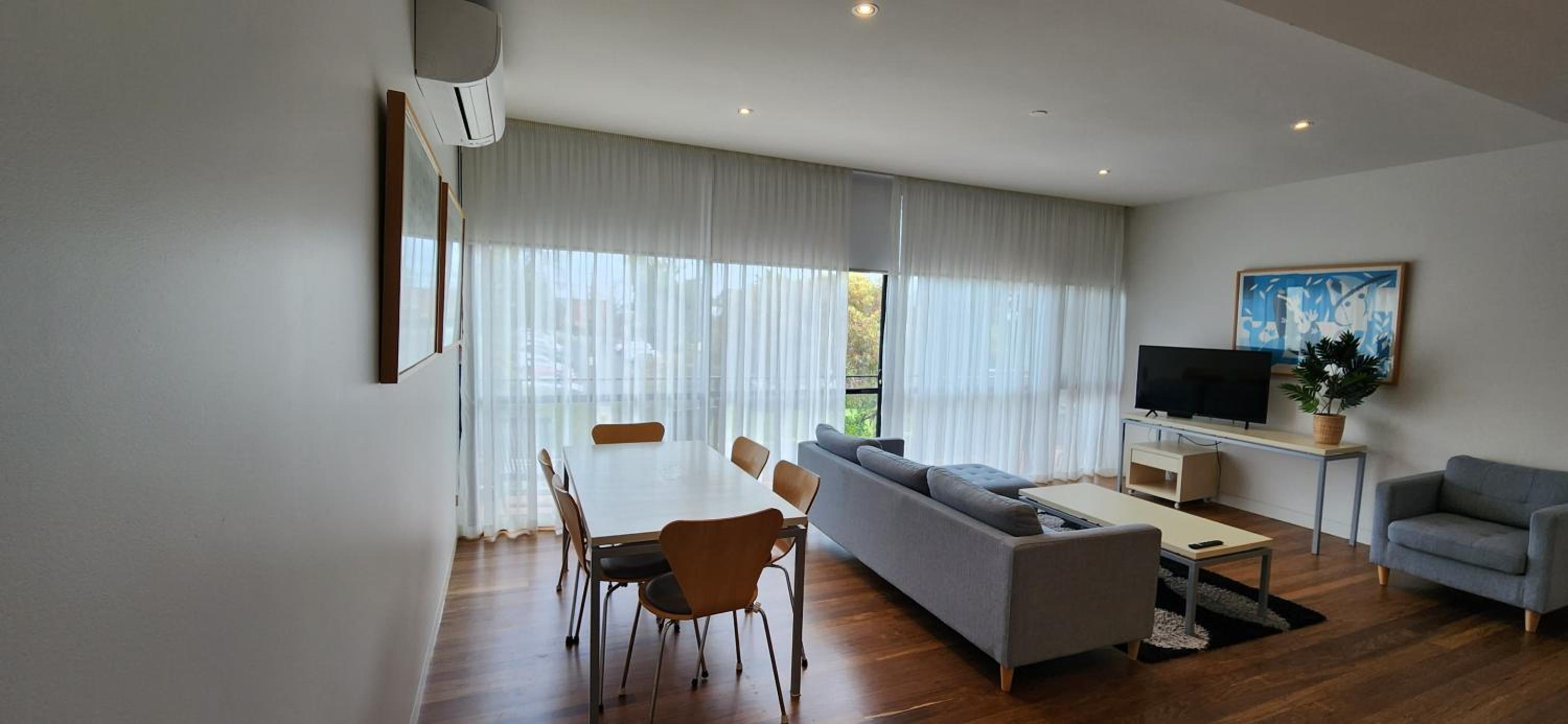 Deluxe Two-Bedroom Apartment - Photo 40
