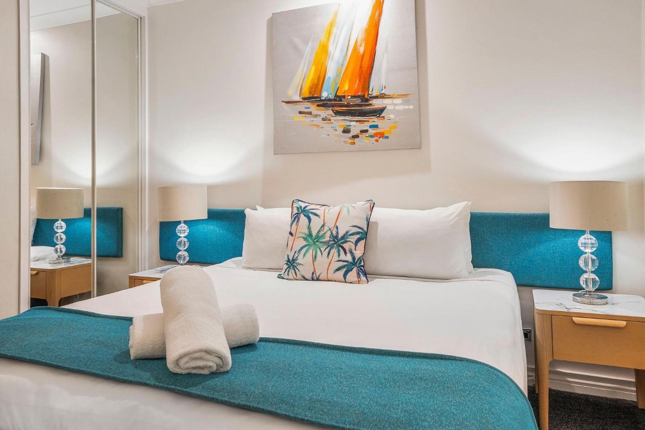 One-Bedroom Apartment with Ocean View - No Pets - Photo 3