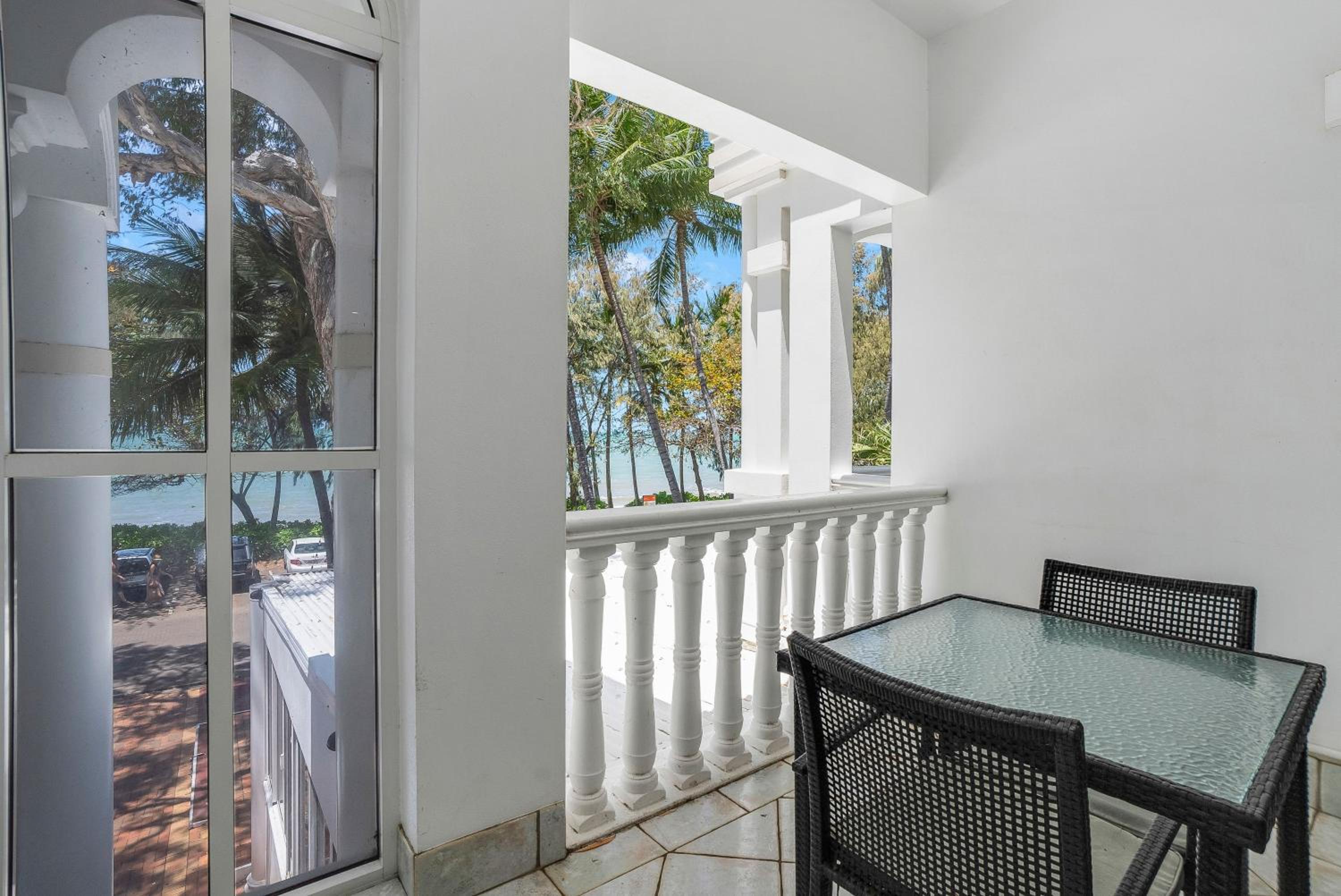 One-Bedroom Apartment with Ocean View - No Pets - Photo 10