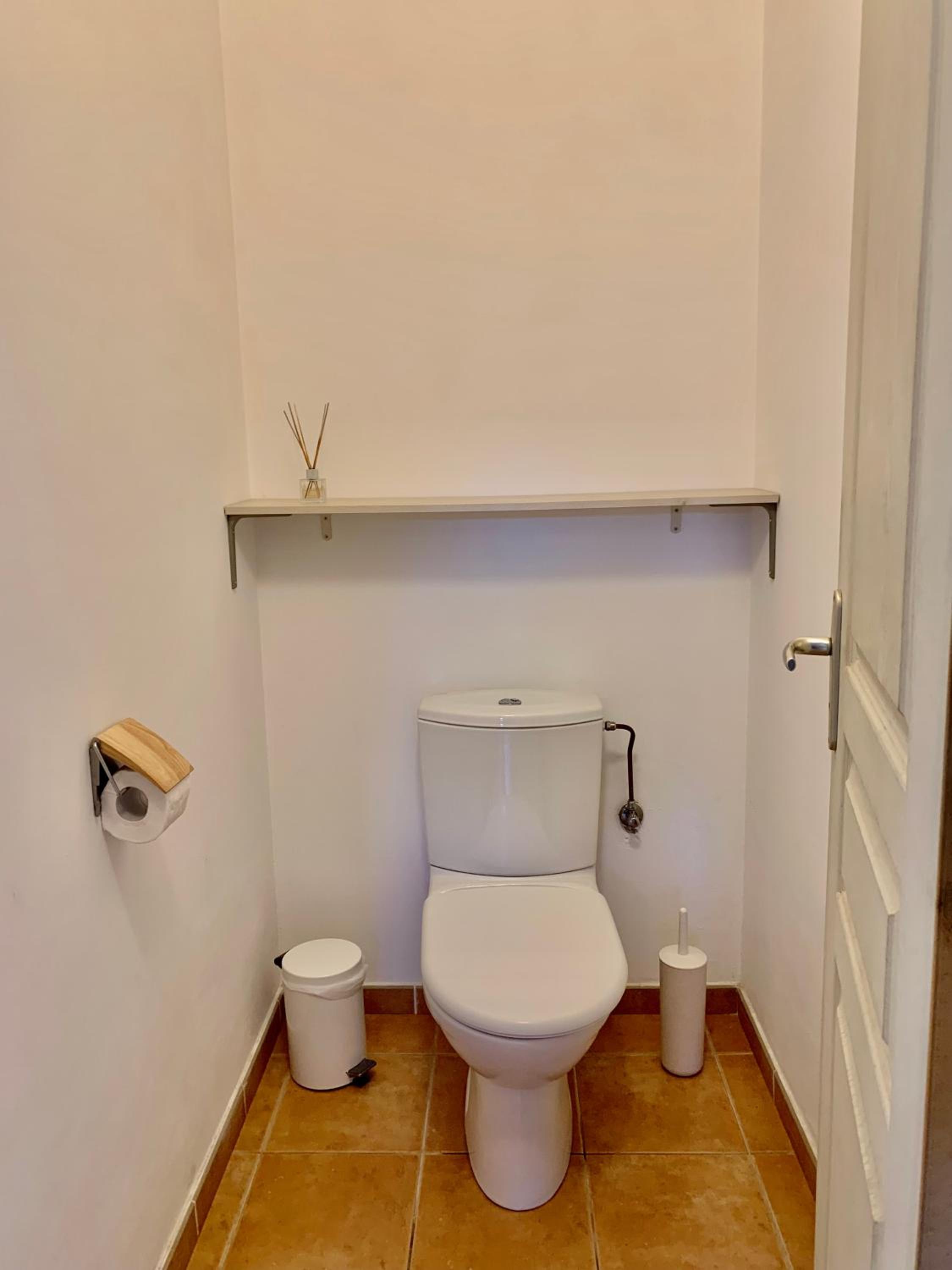 Two-Bedroom Apartment - Photo 9
