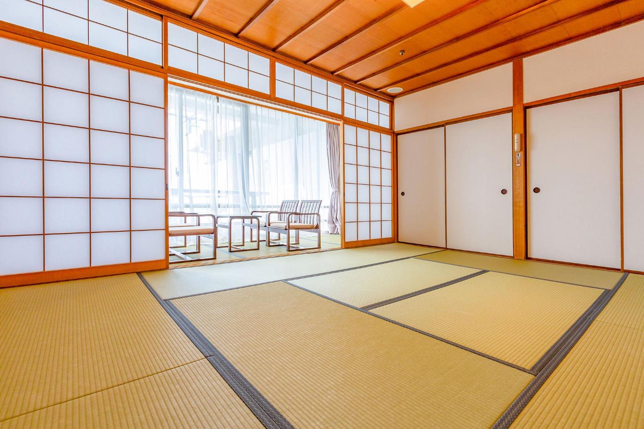 Japanese-Style Room - Shower Only - Non-Smoking
