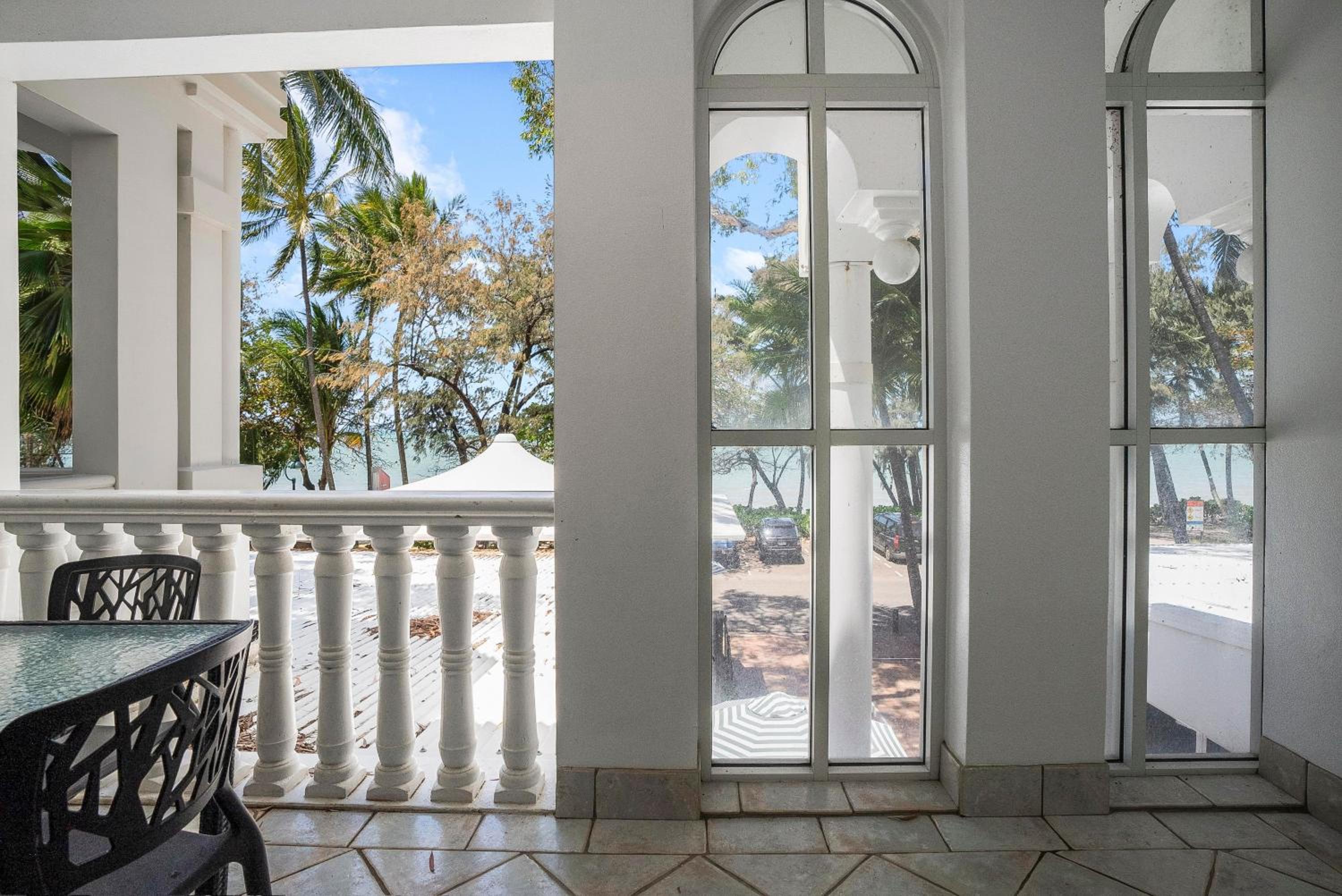 One-Bedroom Apartment with Ocean View - No Pets - Photo 8