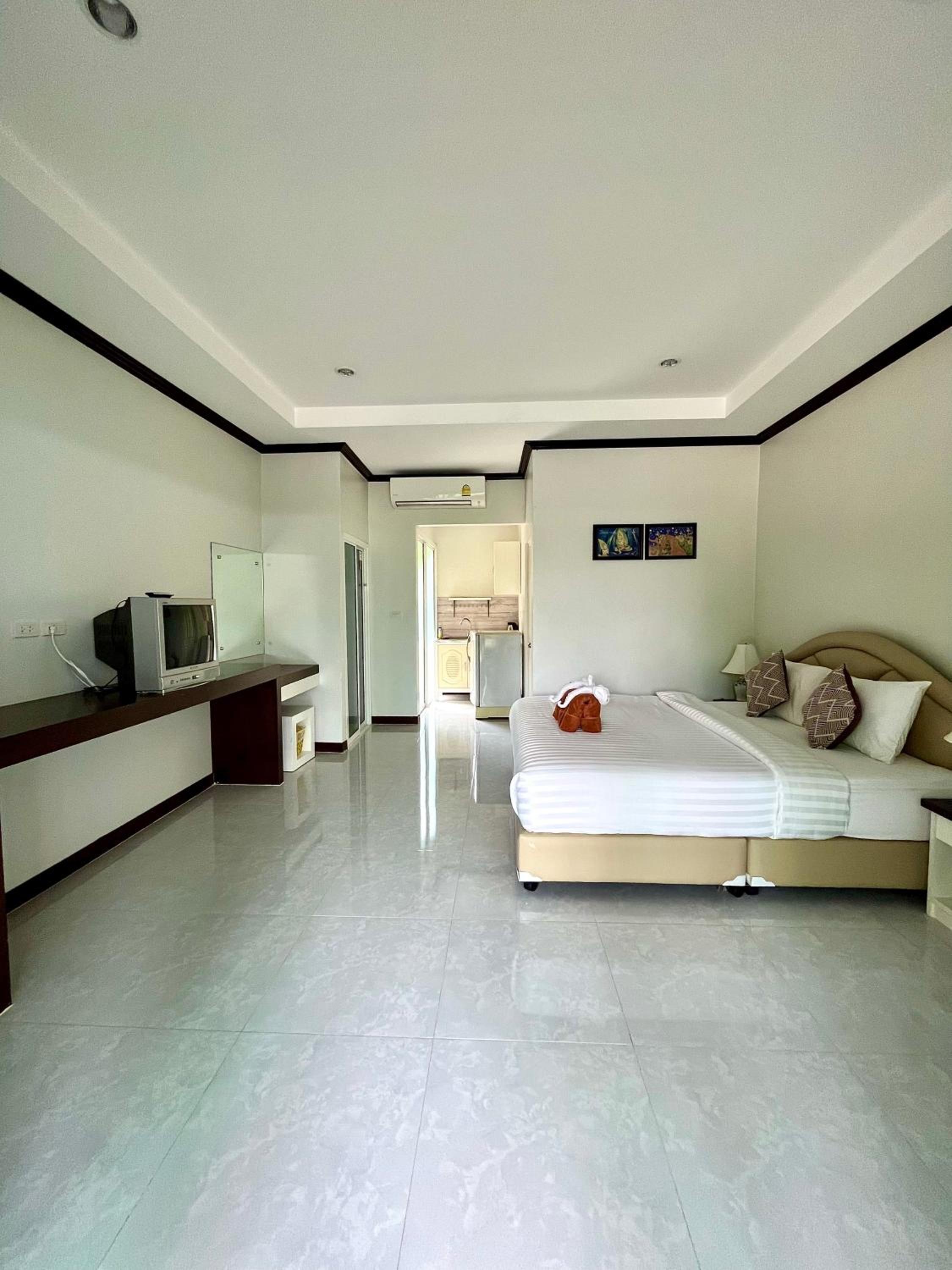 Queen Room with Balcony photo 2
