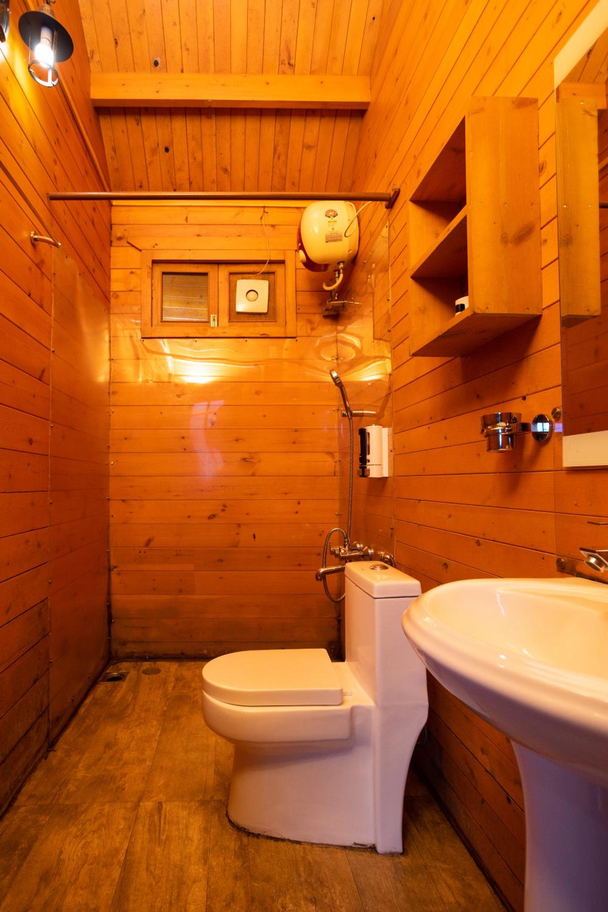 VALLEY VIEW WOODEN HOUSE - Photo 10