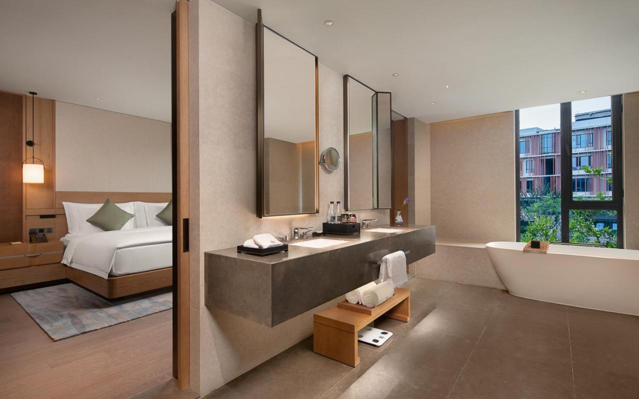 Premium King Room