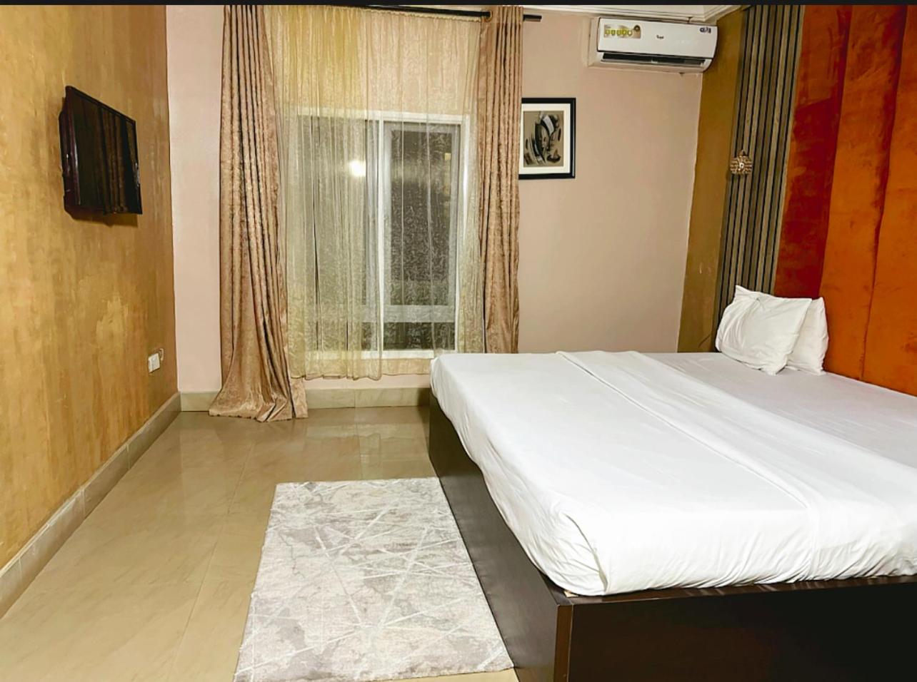 Deluxe Room - Photo 6