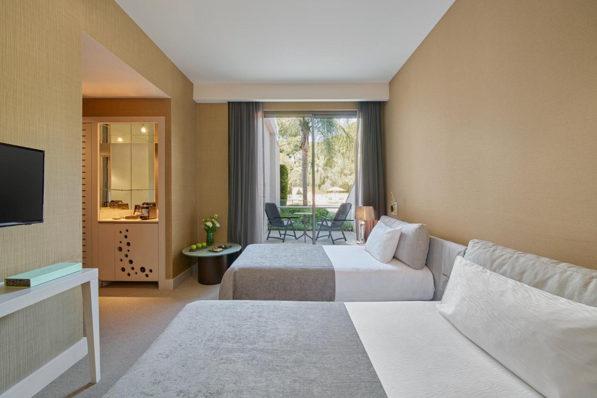 Terrace Lagoon Family Suite Pool View