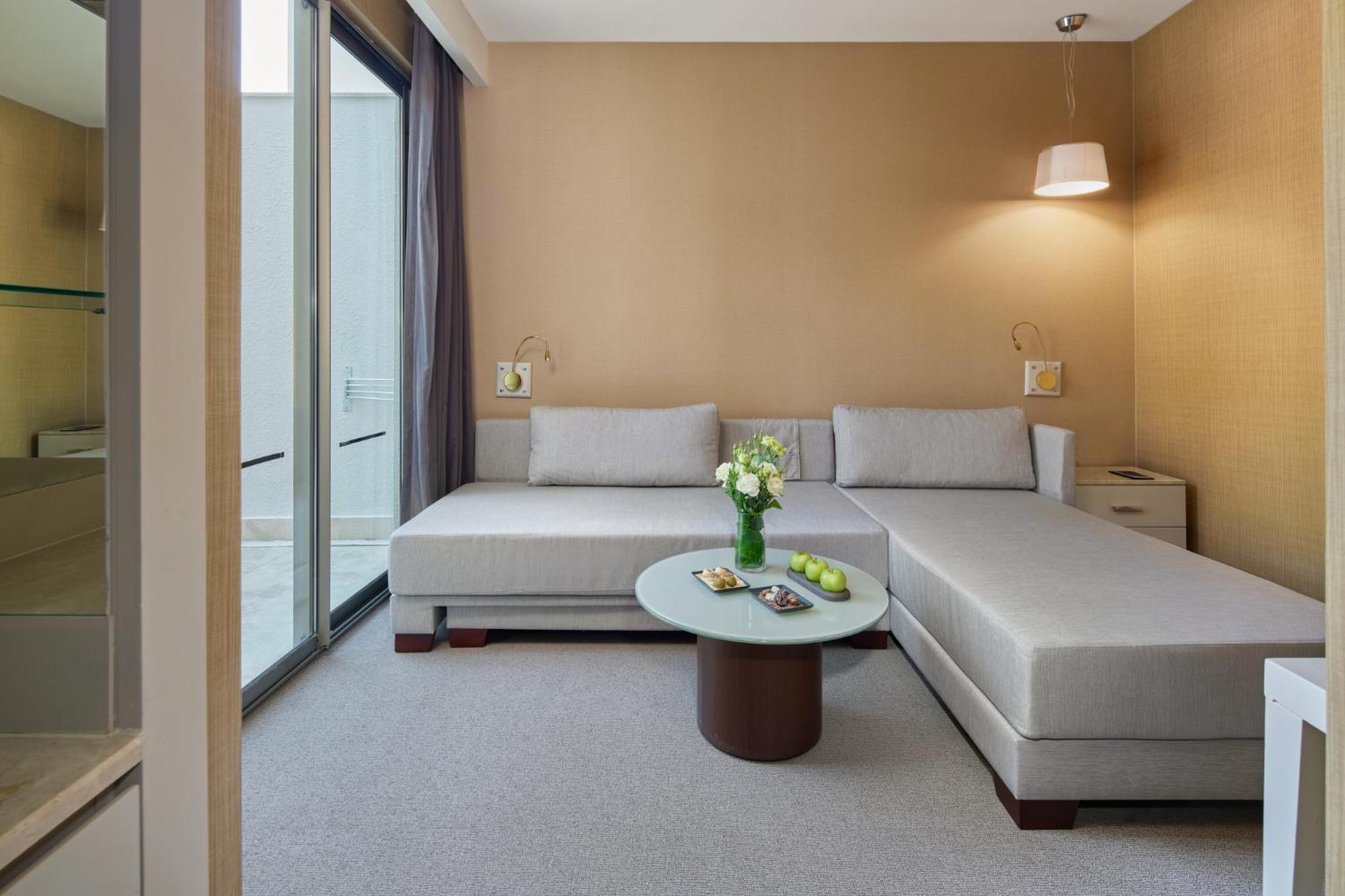 Terrace Lagoon Family Suite Pool View