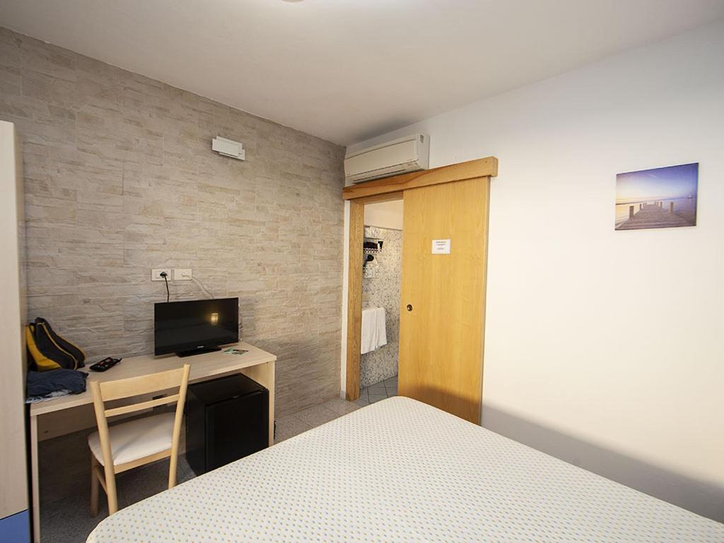 Double Room with Sea View photo 3