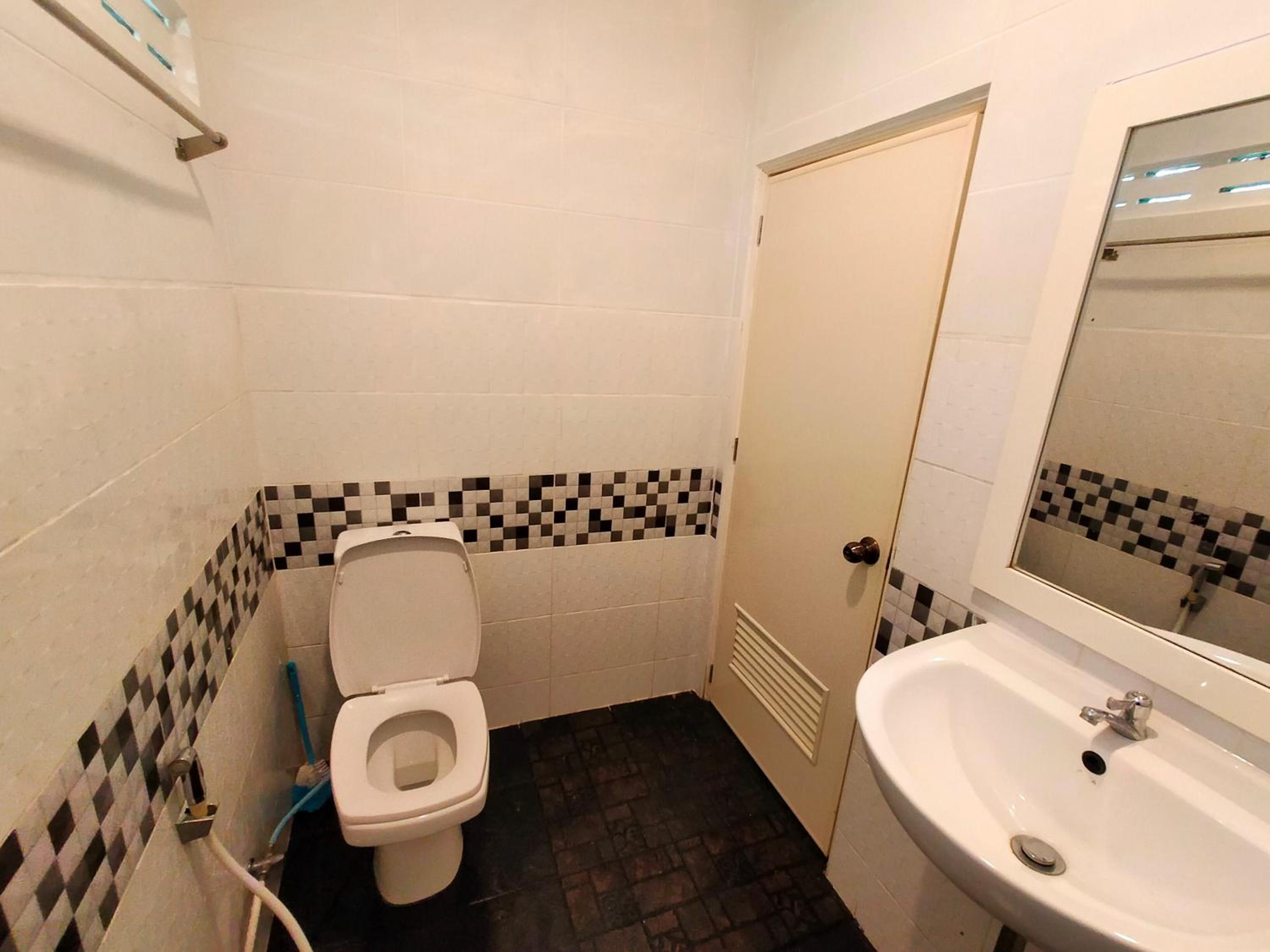 Small Single Room photo 3