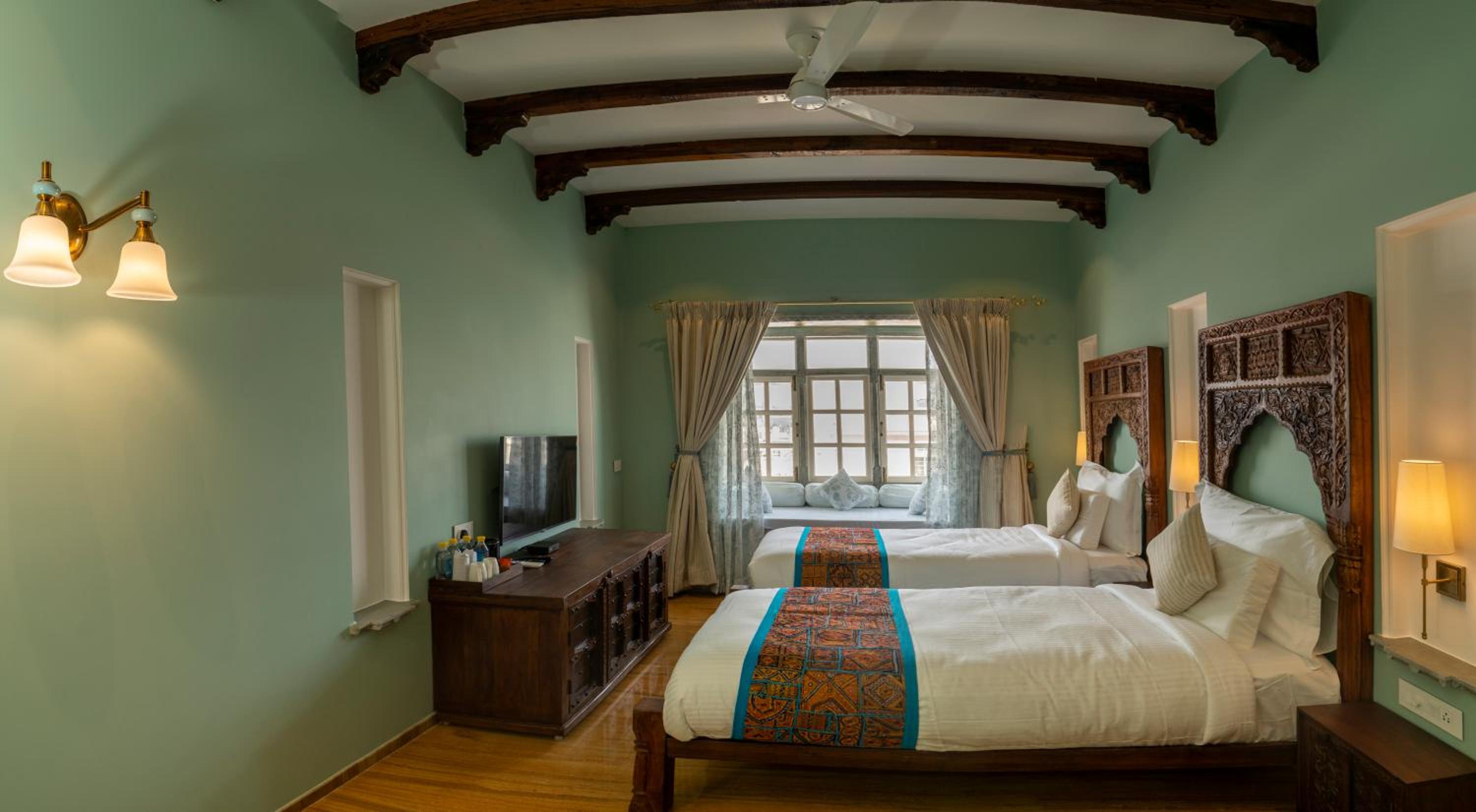 Deluxe Twin Room photo 2