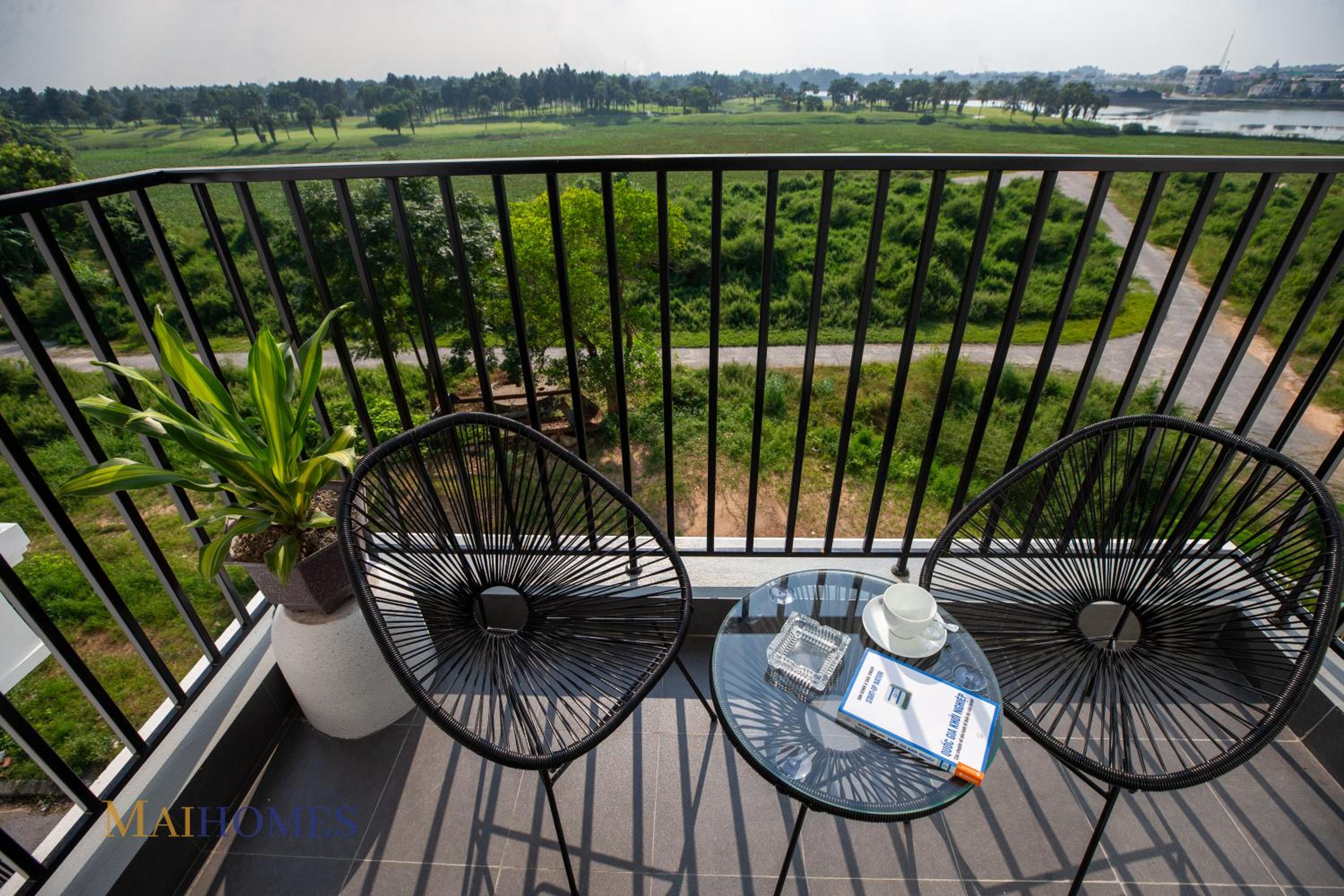 King Room with Lake View photo 2