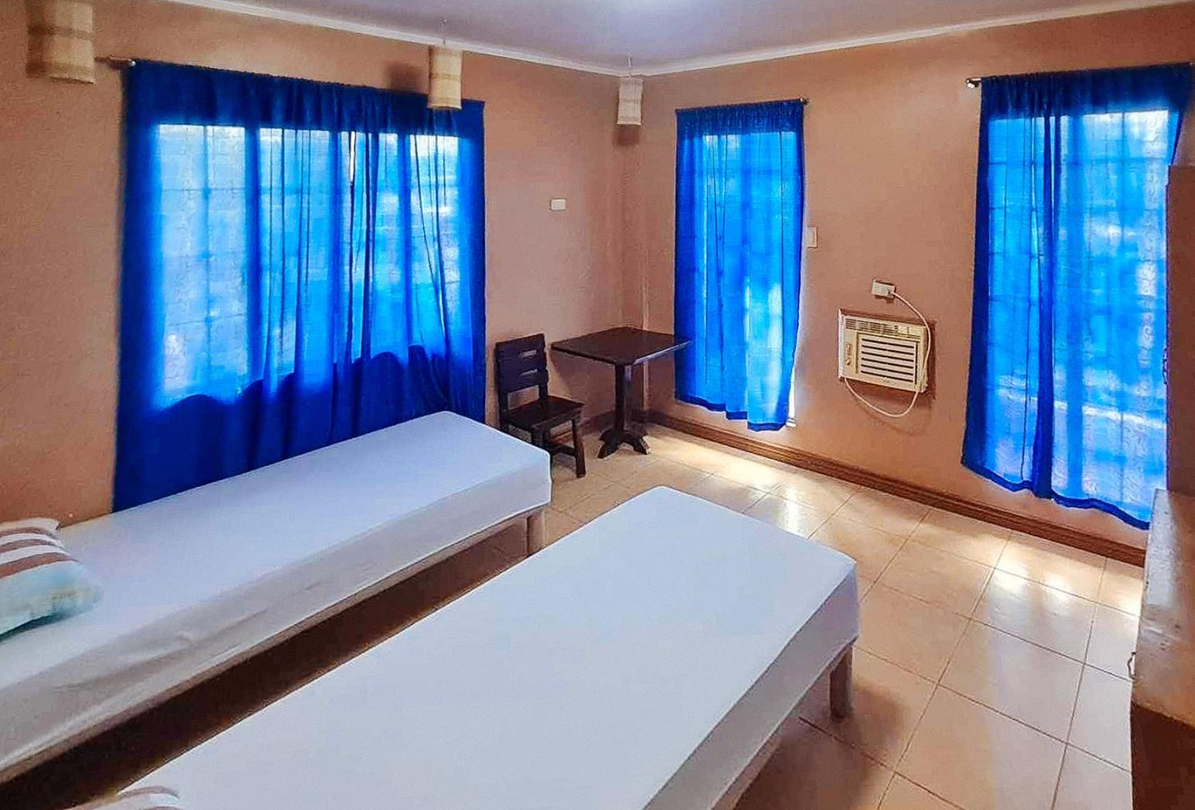 Twin Room - Photo 1