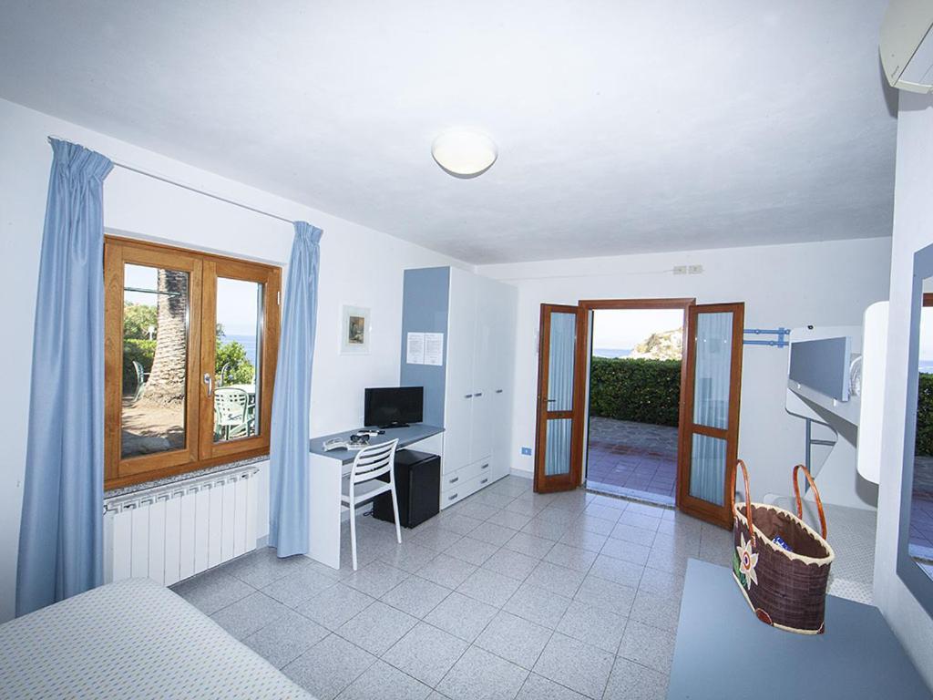 Superior Quadruple Room photo 2