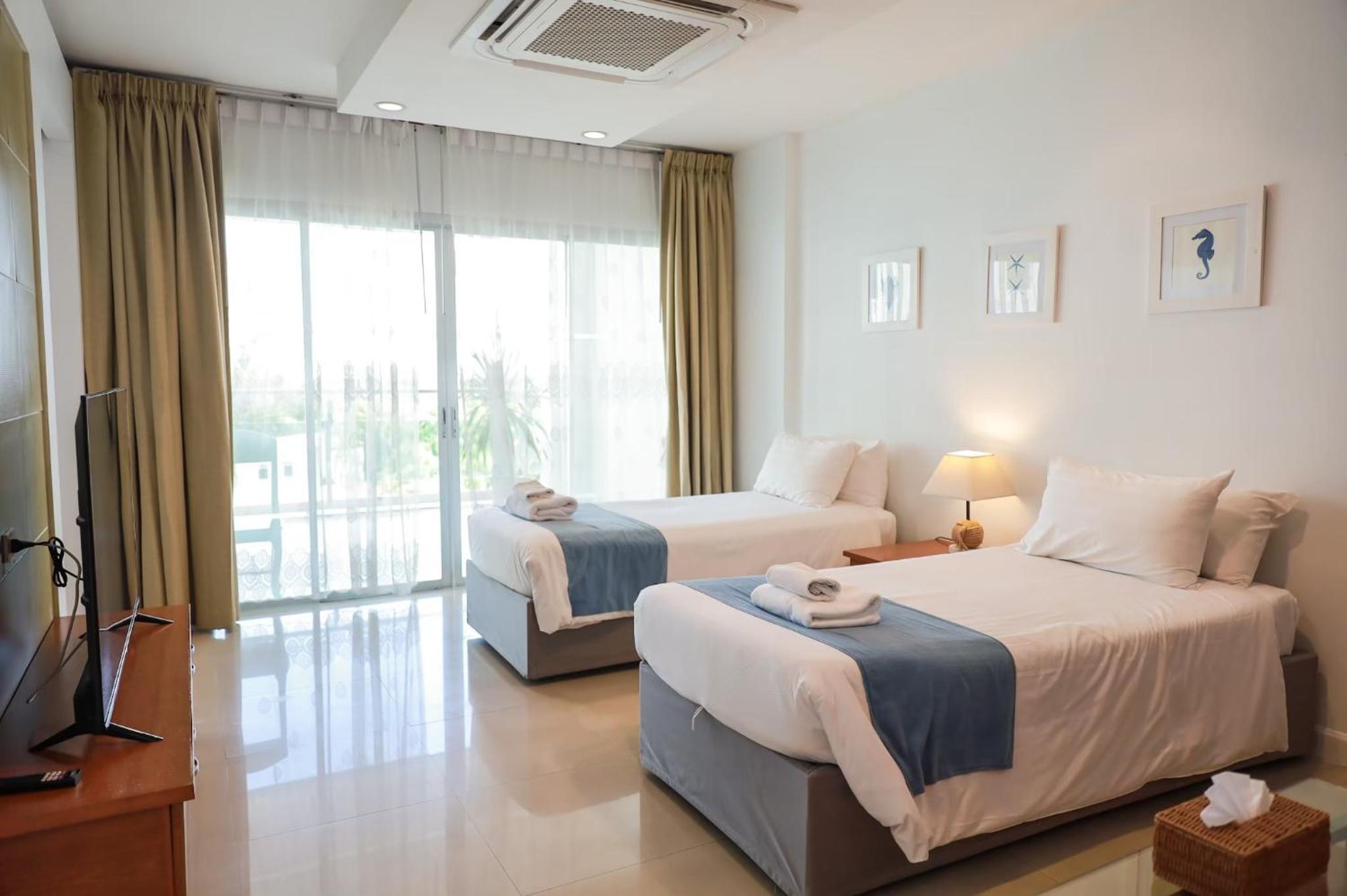 Family Suite with Sea View - Photo 8