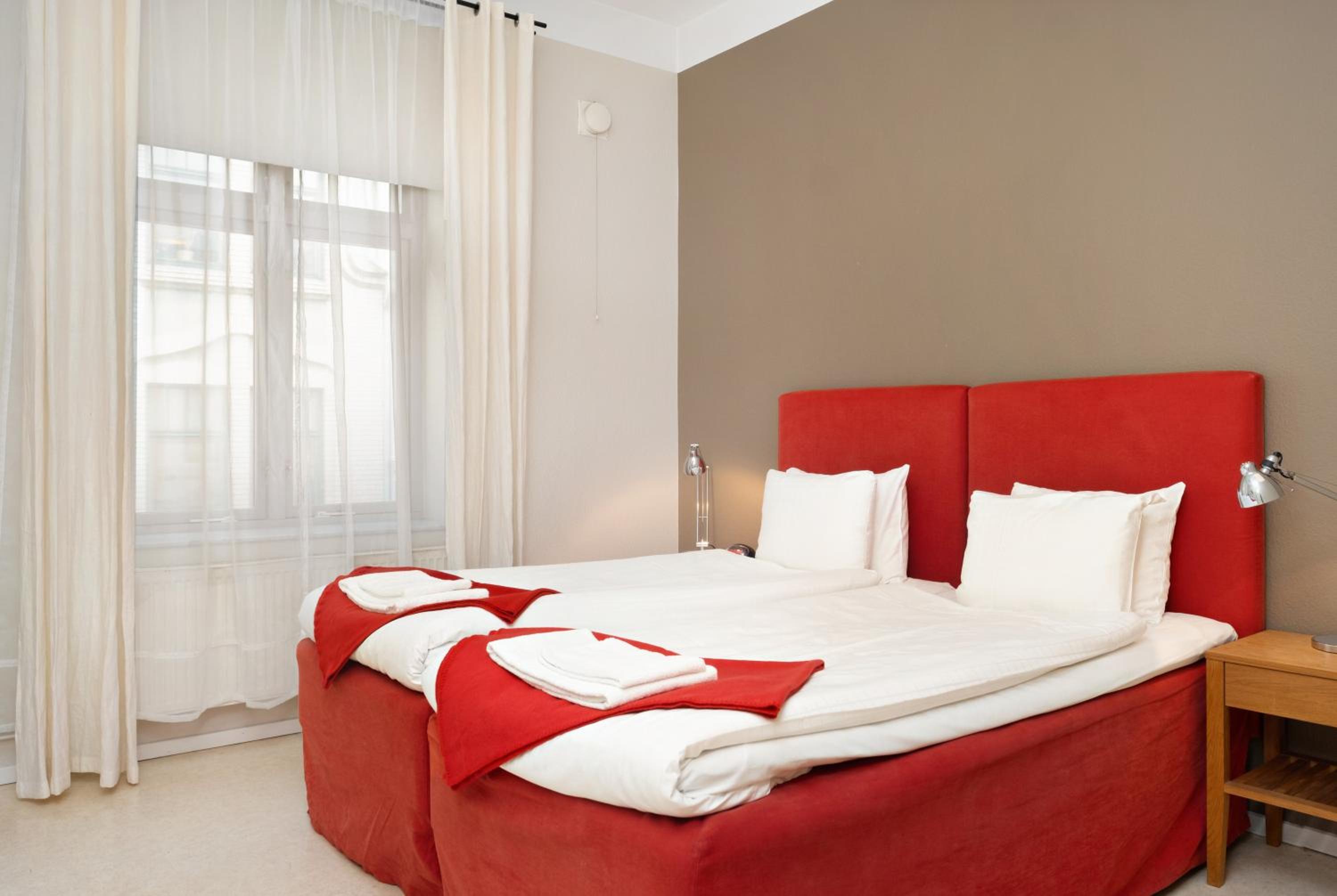 One-Bedroom Apartment - Photo 15