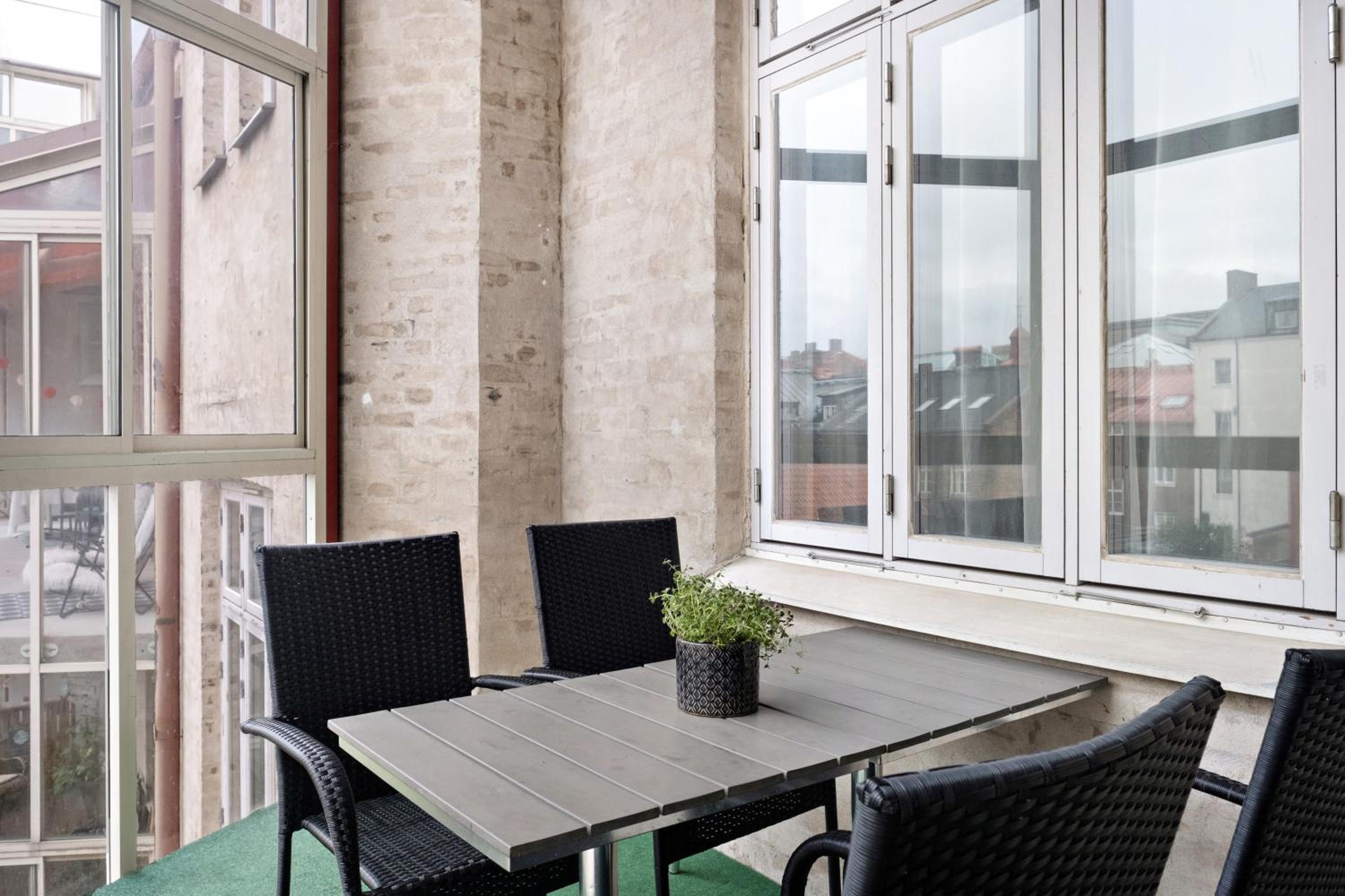 One-Bedroom Apartment - Photo 19