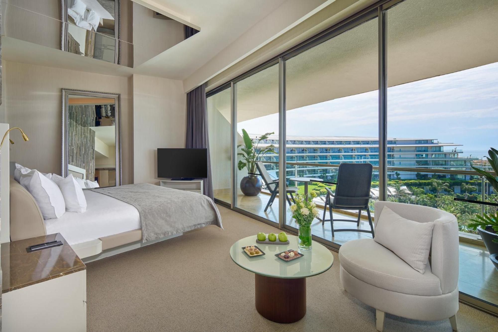 Family Suite with Sea 5 Person