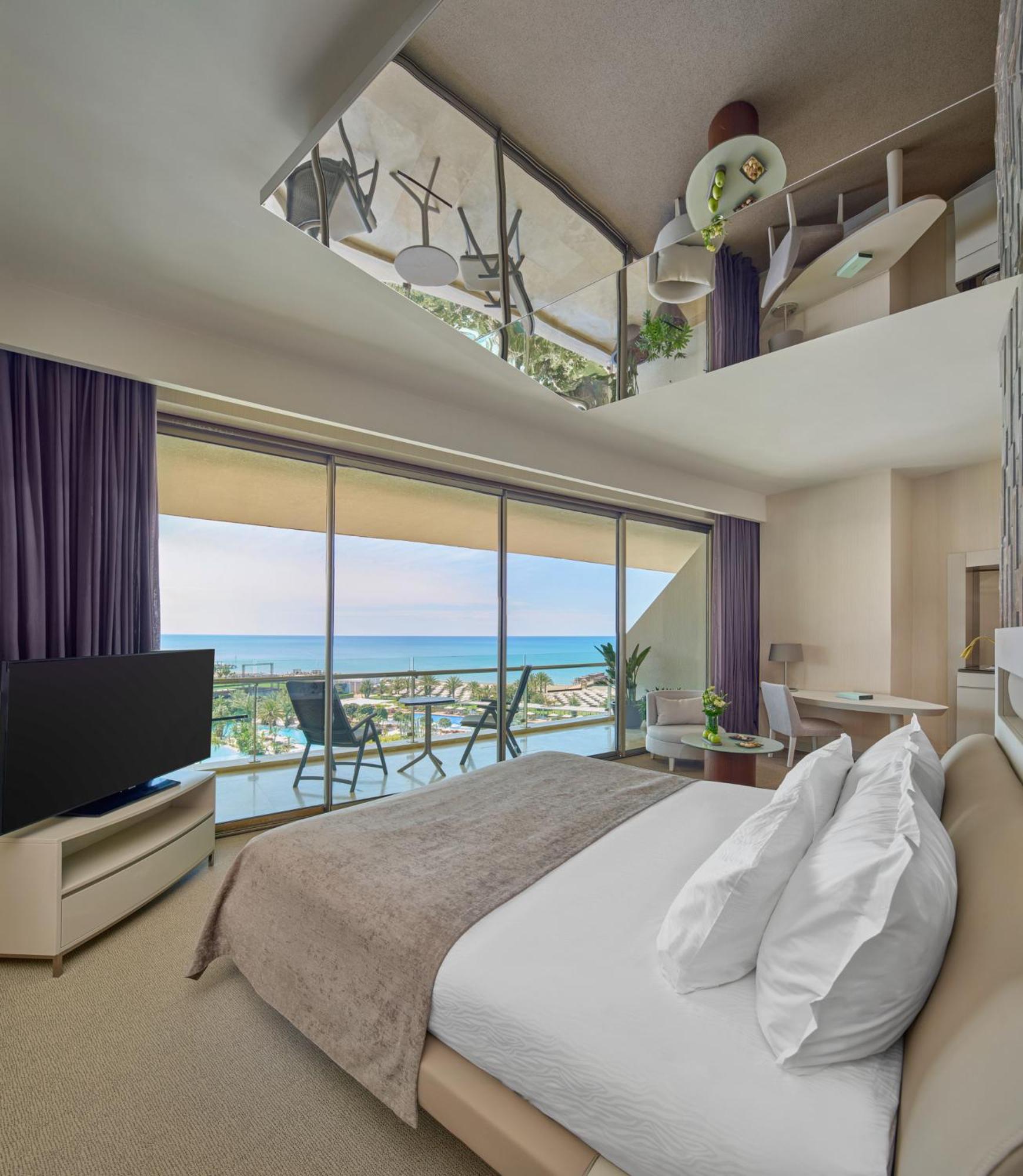 Family Suite with Sea 5 Person