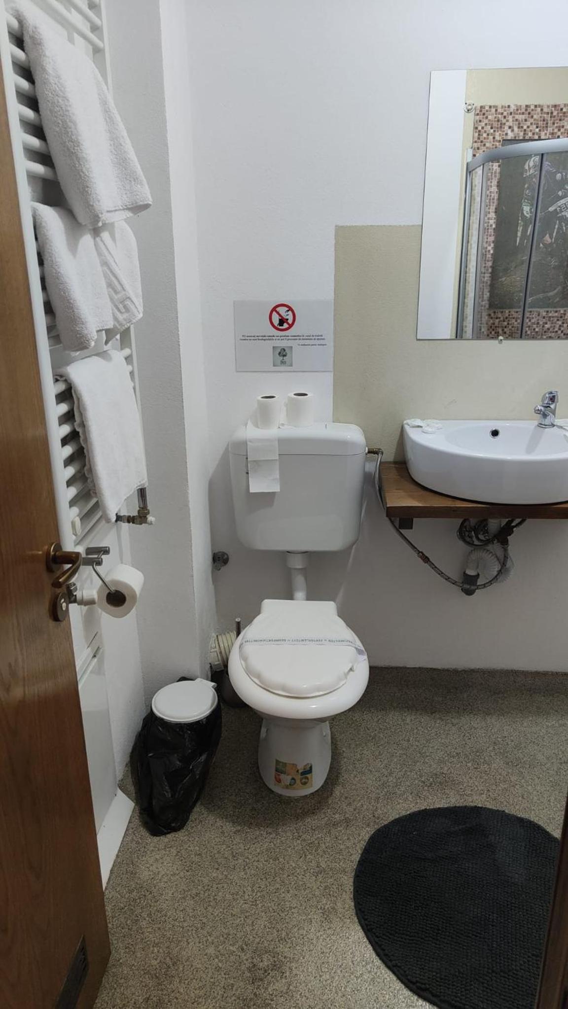 Double Room - Photo 4